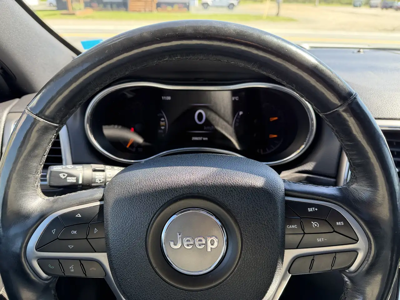 Jeep Grand Cherokee снимка Jeep Grand Cherokee
