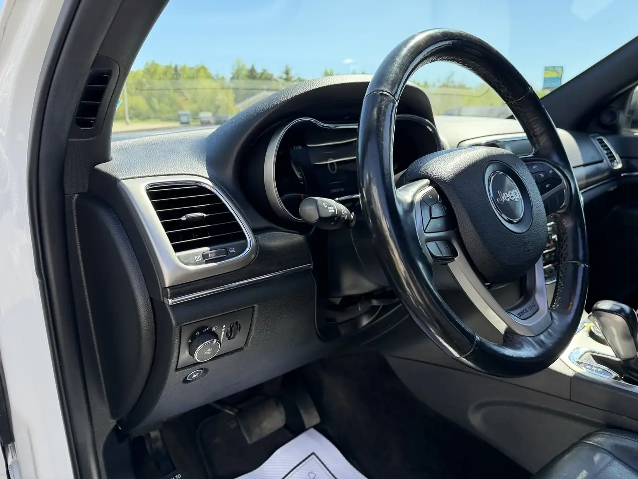 Jeep Grand Cherokee снимка Jeep Grand Cherokee