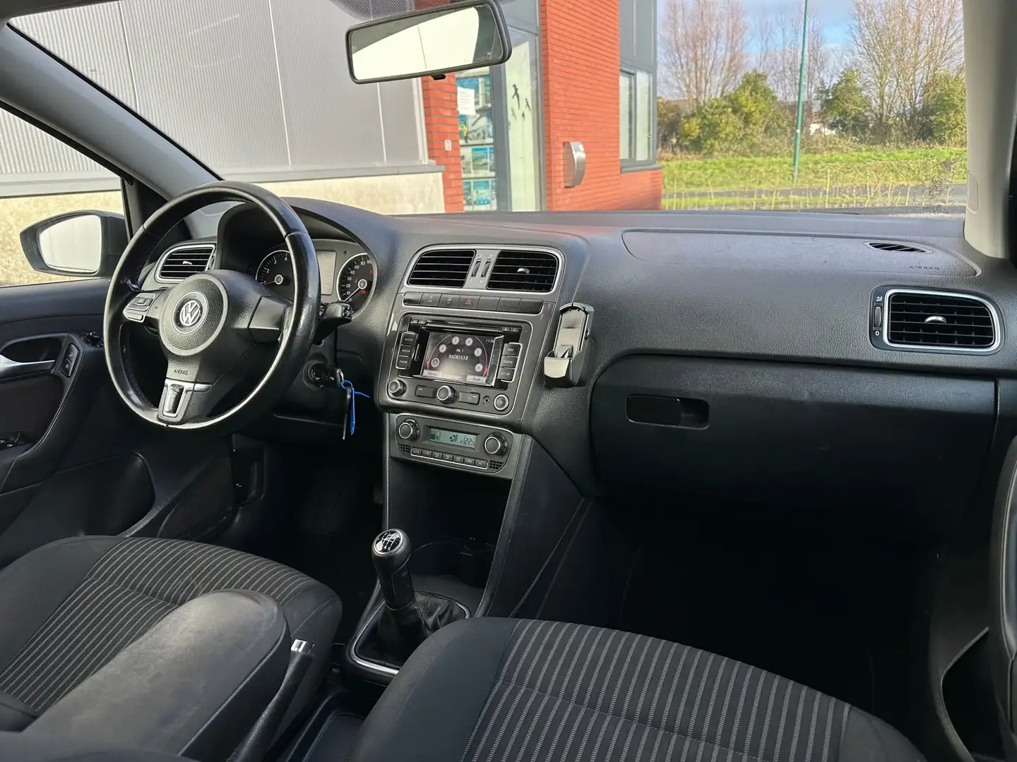 Volkswagen Polo 1.2 TSI Highline Climate|Cruise|Navi|NAP Gris - 2