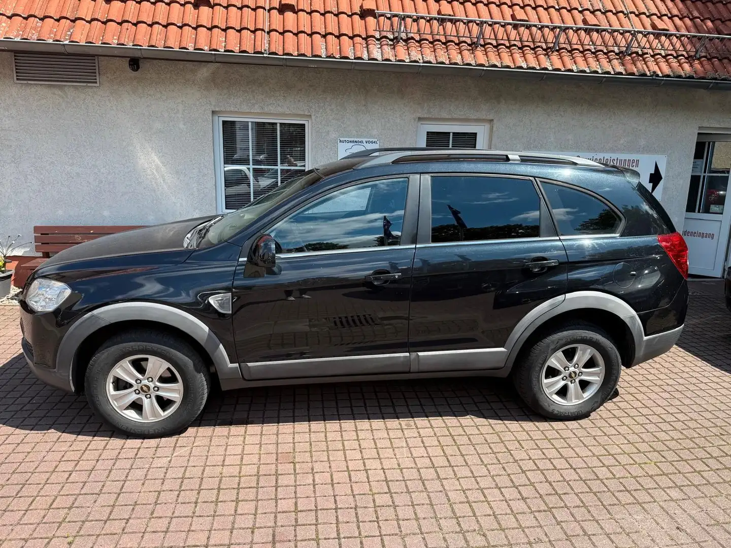 Chevrolet Captiva 2.0 D LS*TÜV 03/2027*AHK*KLIMA*PDC* Zwart - 2