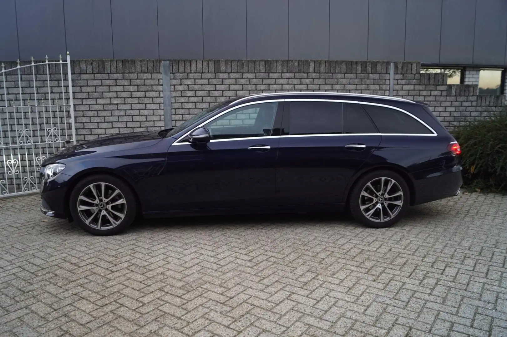Mercedes-Benz E 200 Estate Business Solution Luxury Autom Leder Sports Blauw - 2
