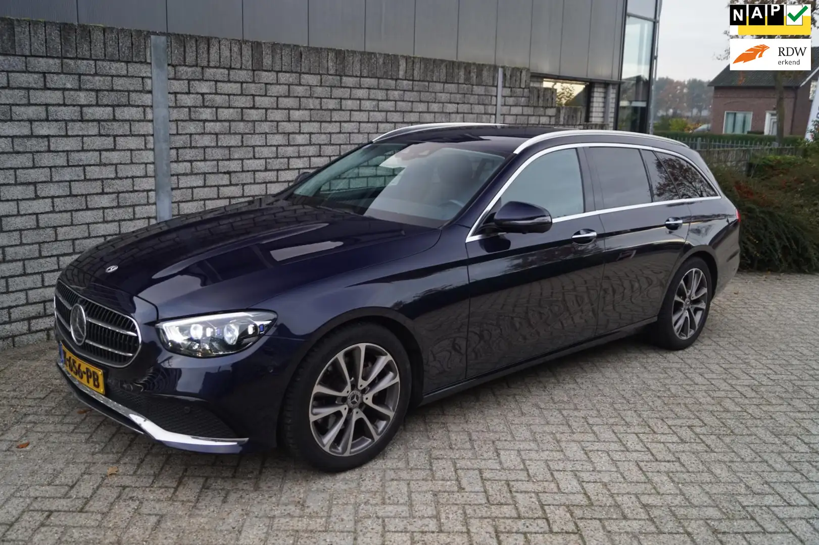 Mercedes-Benz E 200 Estate Business Solution Luxury Autom Leder Sports Blauw - 1