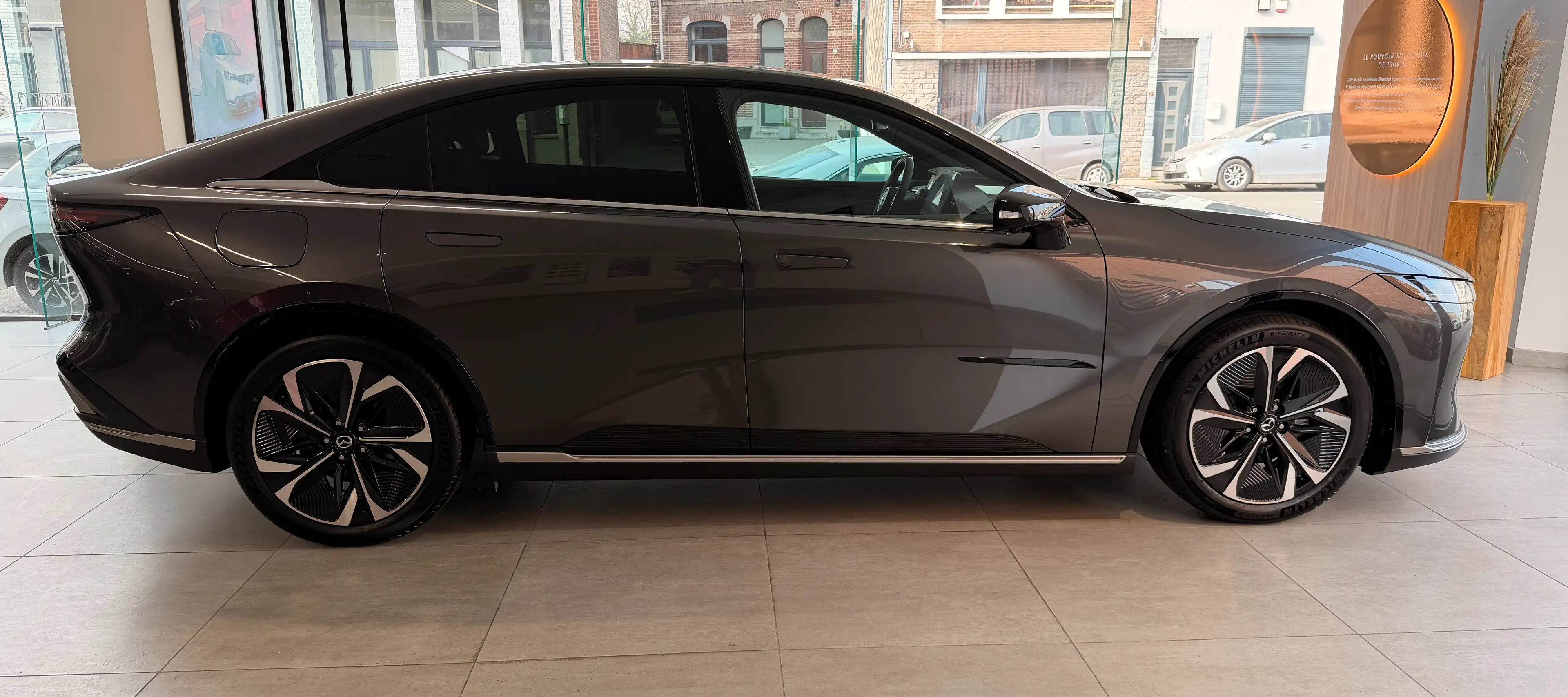 Mazda 6e 6e 68.8 kWh Takumi STOCK — photo 2
