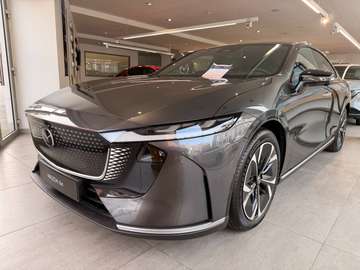 6e 68.8 kWh Takumi STOCK