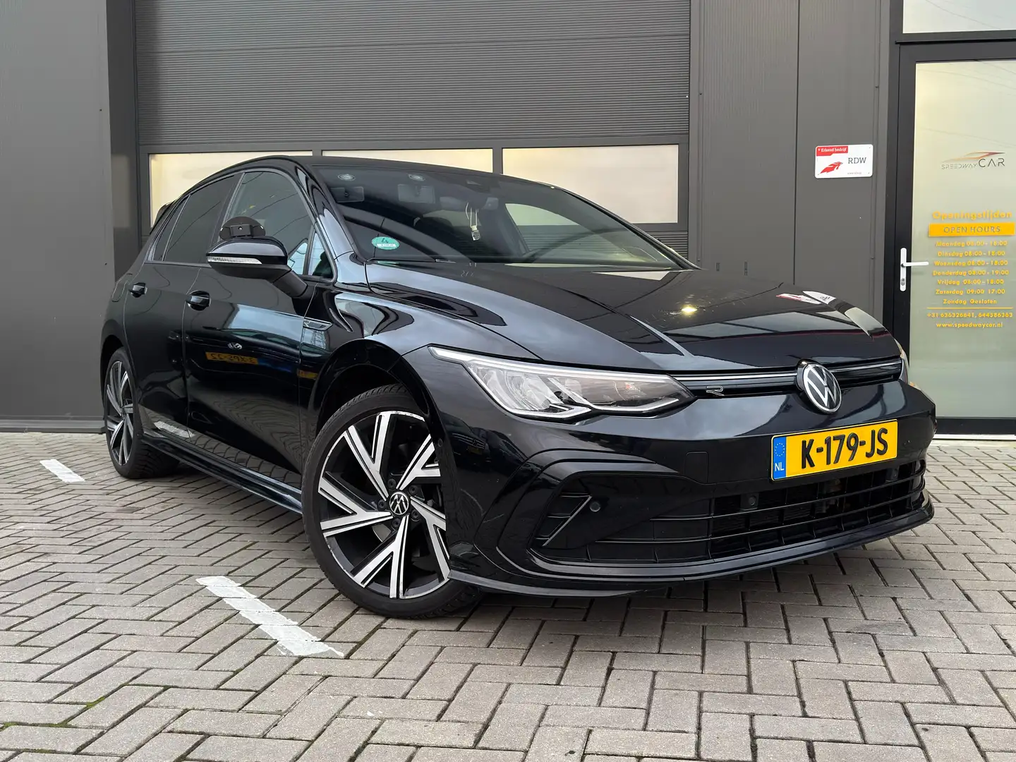 Volkswagen Golf 1.5 TSI 3x R-Line Schwarz - 1