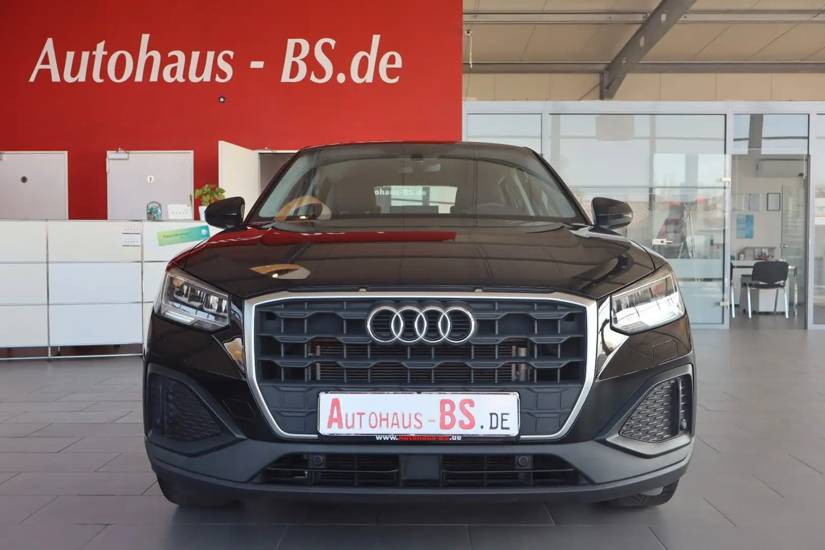 Audi Q2 30 TFSI, Kamera, Navi, LED, el.Heck, 1.Hand Schwarz - 2