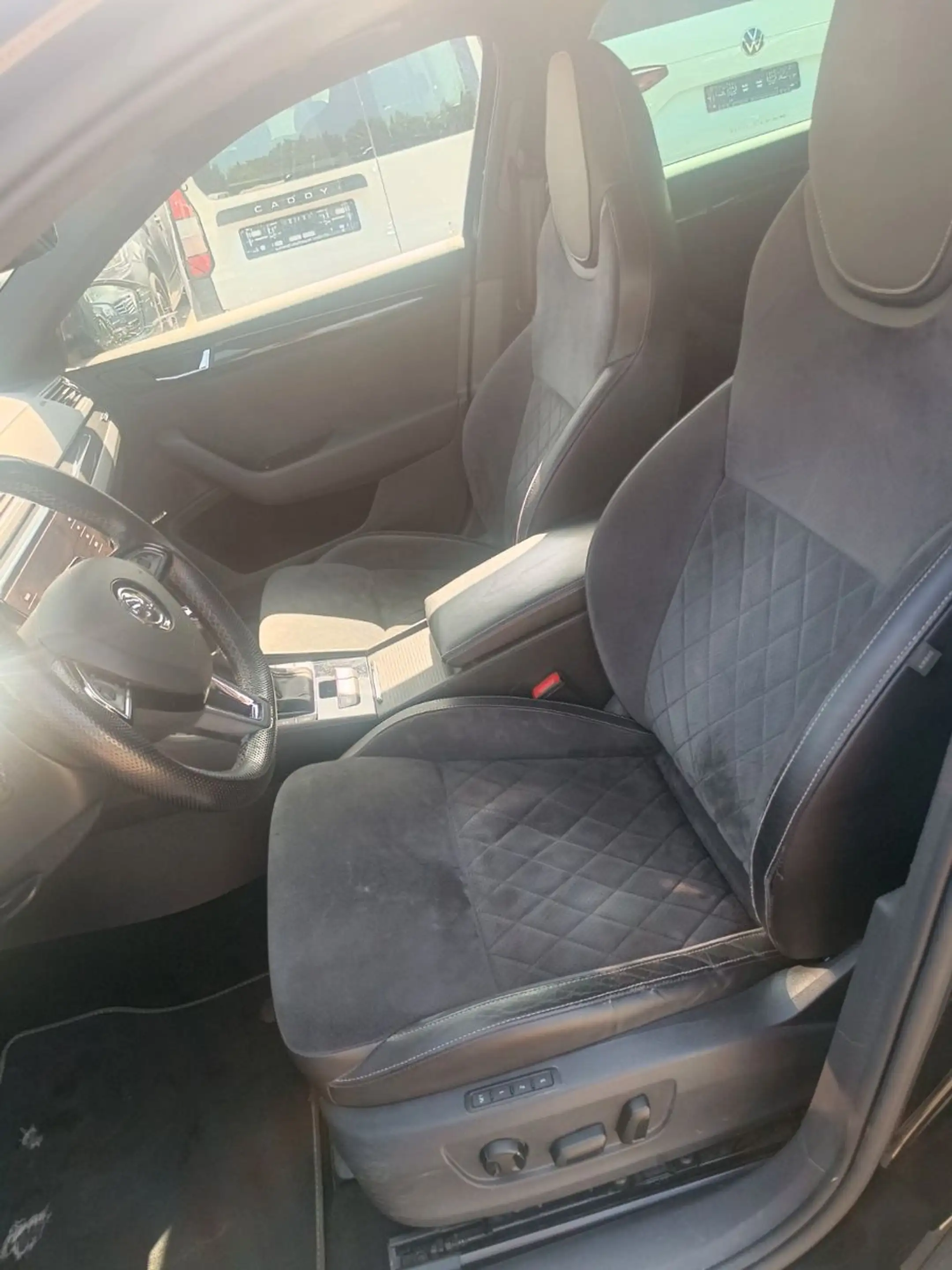 Skoda Superb Combi Sportline — photo 10