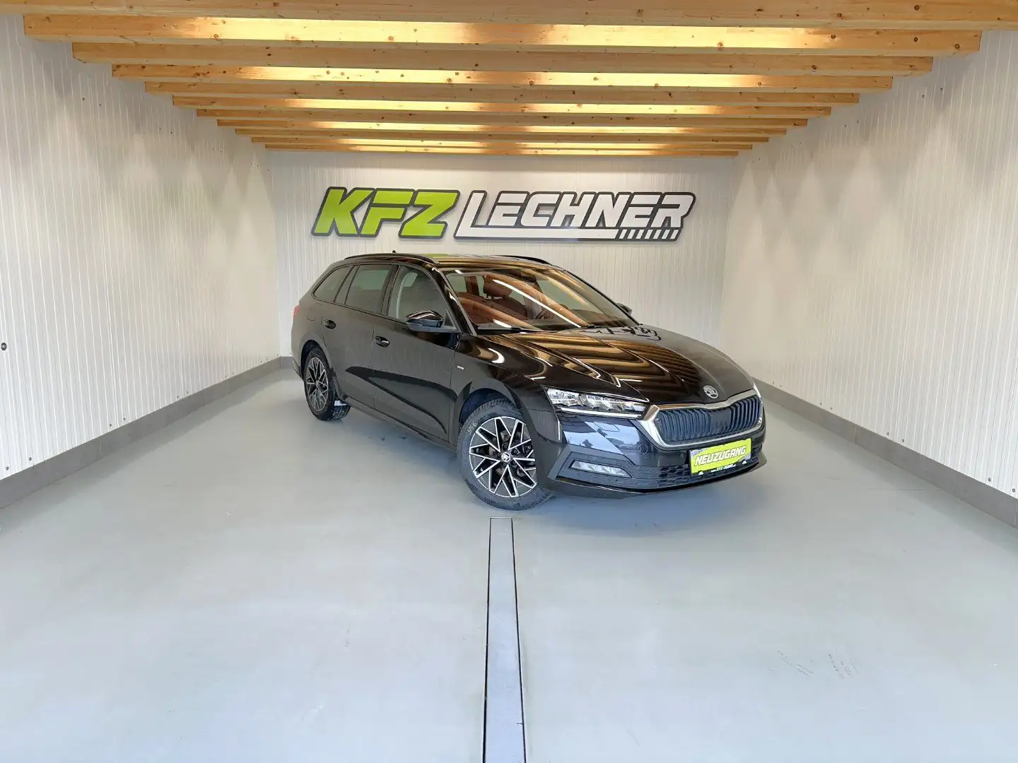Skoda Octavia 2.0 TDI DSG ''AHK*LED*SITZH*NAVI*R-KAM* Schwarz - 1