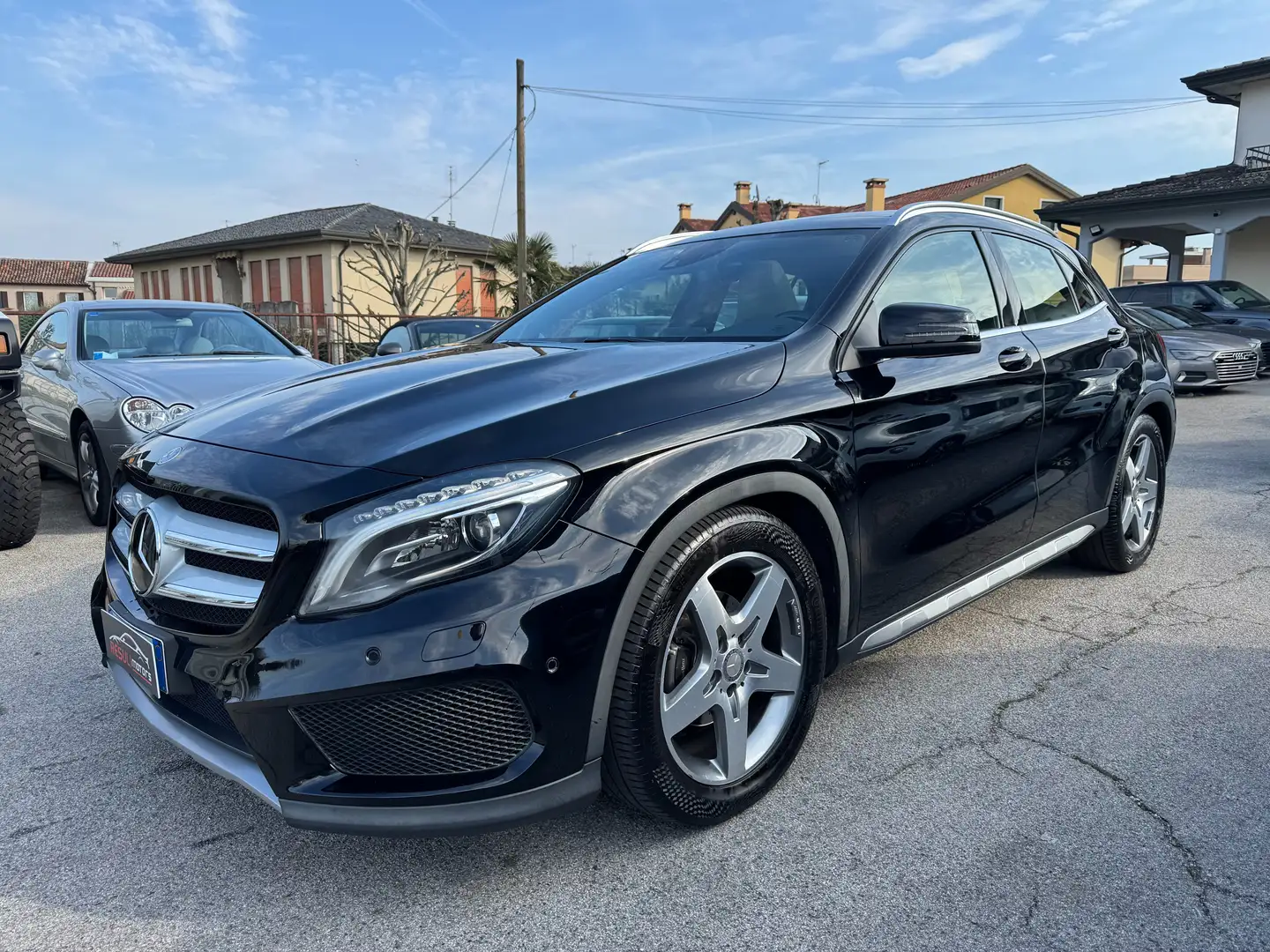 Mercedes-Benz GLA 200 GLA 200 d (cdi) Premium 4matic auto Schwarz - 1
