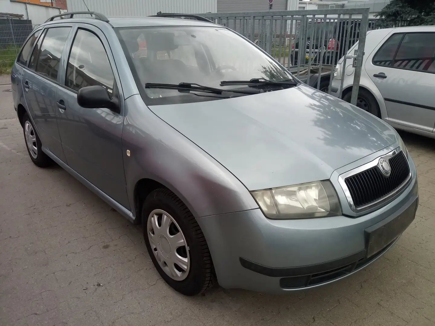 Skoda Fabia 1.4 16V HU & AU 04-2026! Grau - 2
