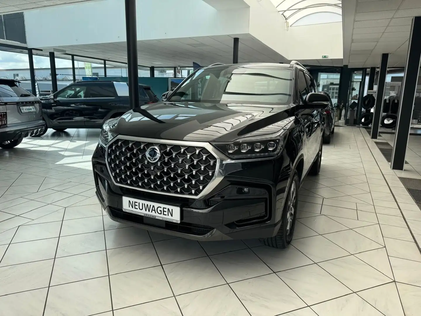 KGM Rexton KGM Rexton 2.2 XDI 4WD LUX Schwarz - 1