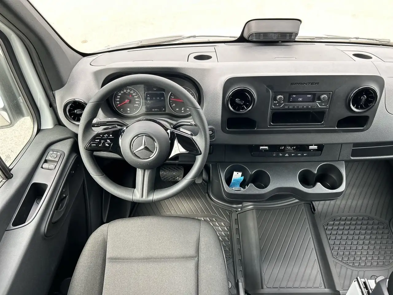 Mercedes-Benz Sprinter снимка Mercedes-Benz Sprinter