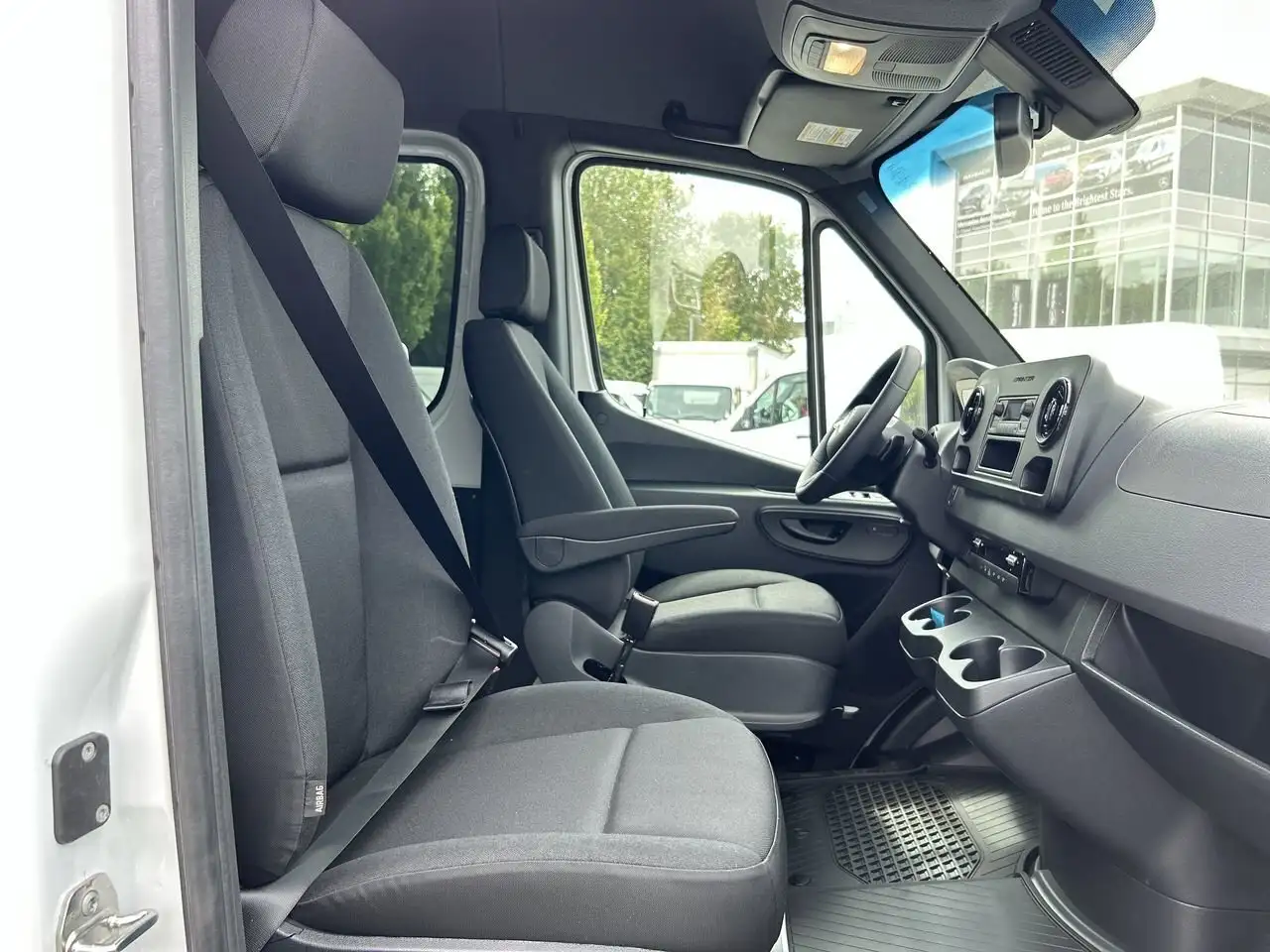 Mercedes-Benz Sprinter снимка Mercedes-Benz Sprinter