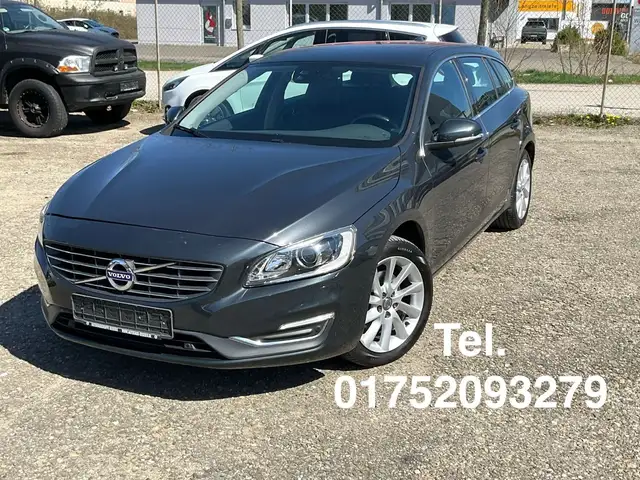 Volvo V60 Summum T3 Autom * Leder * Navi * Xenon !