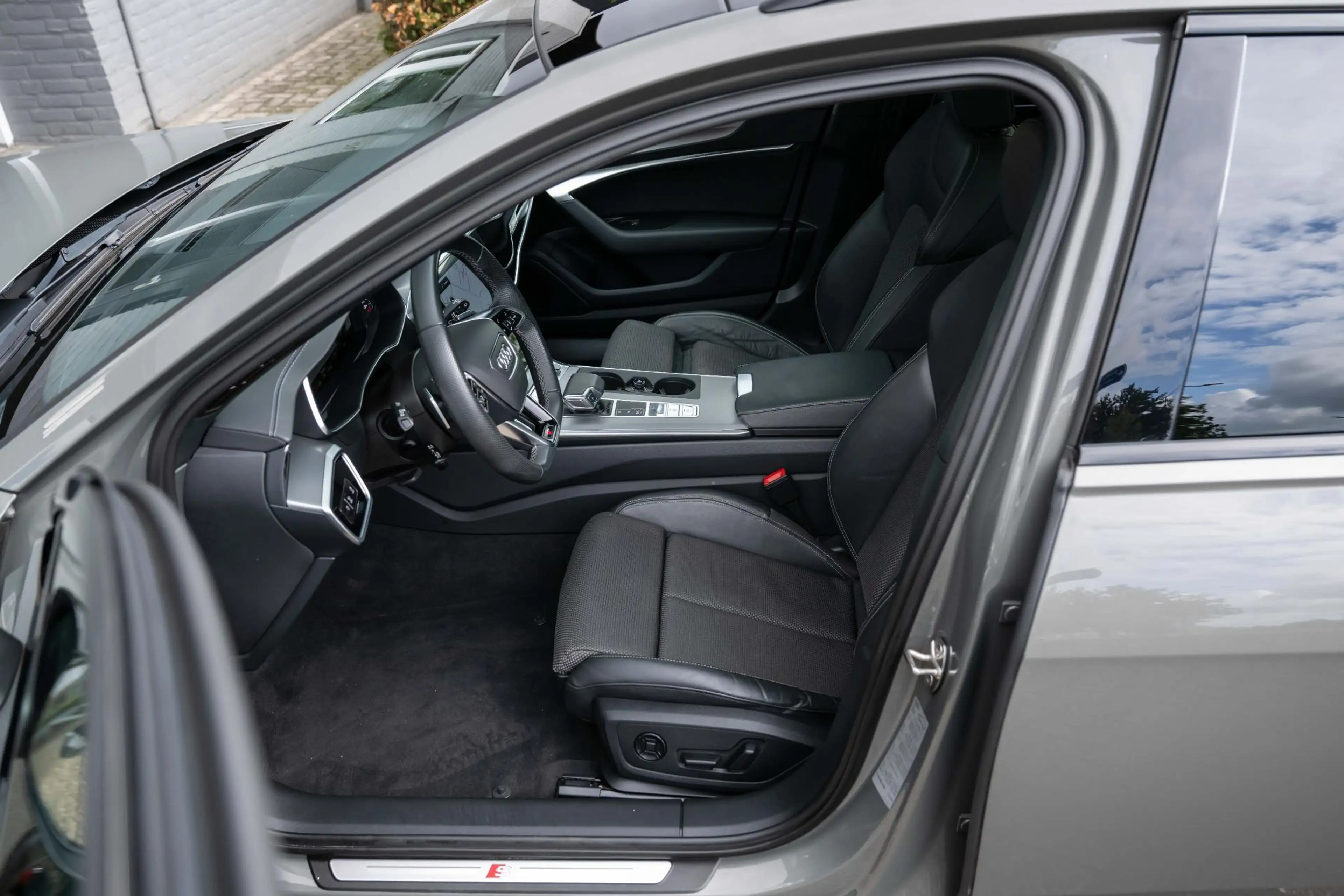 Audi A6 Avant 40 TFSI S edition Competition S6 style Pano — photo 20