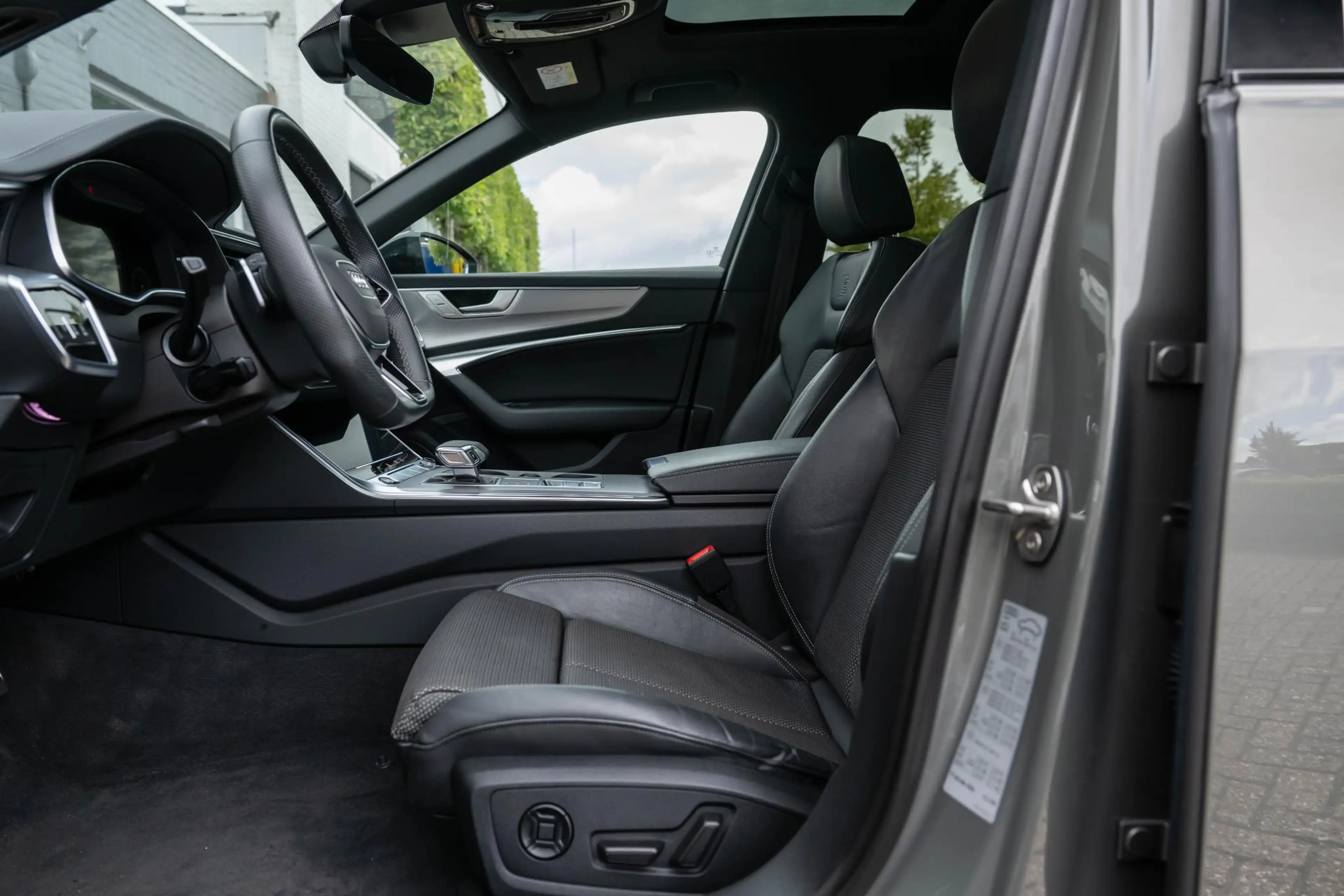 Audi A6 Avant 40 TFSI S edition Competition S6 style Pano — photo 17