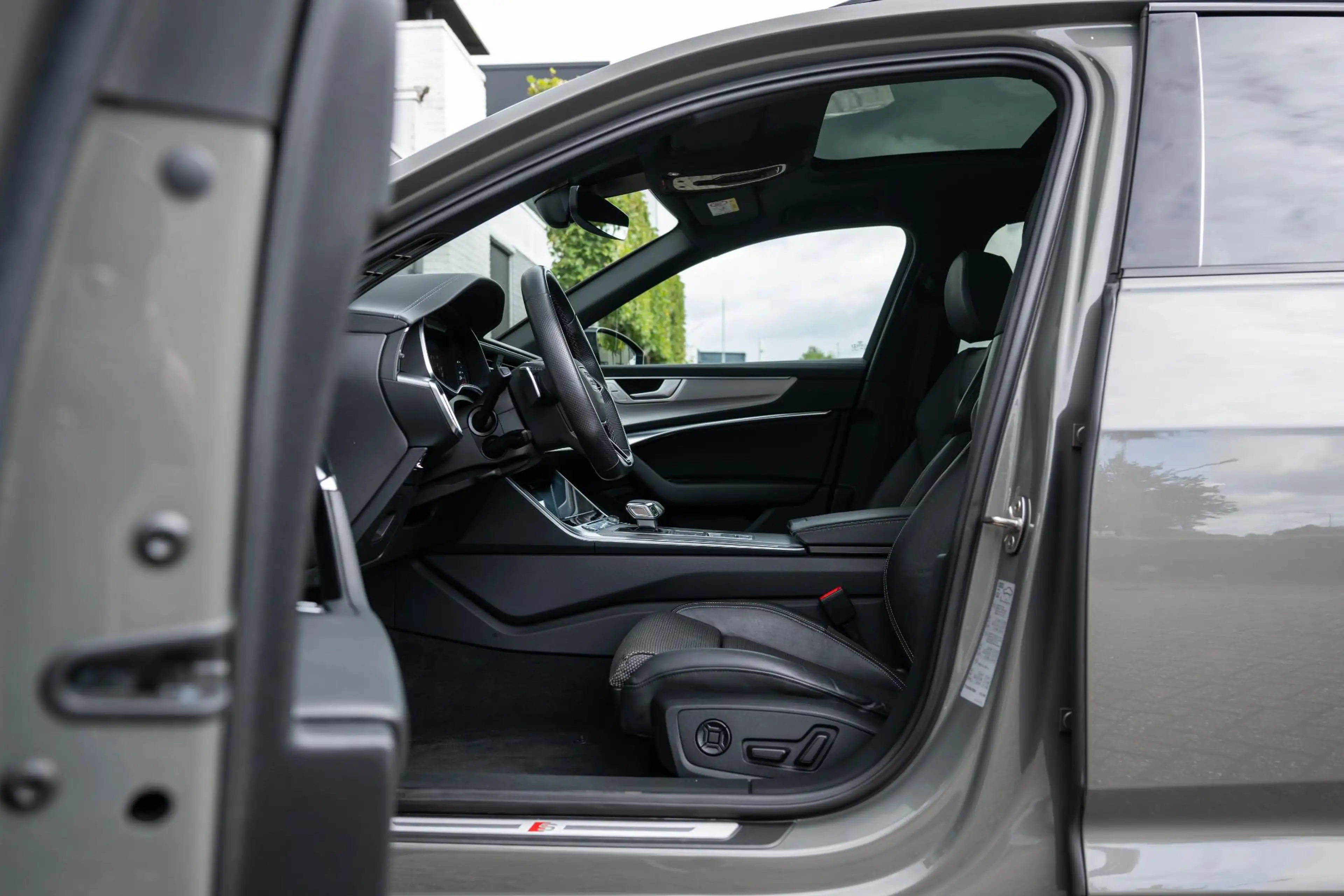Audi A6 Avant 40 TFSI S edition Competition S6 style Pano — photo 16