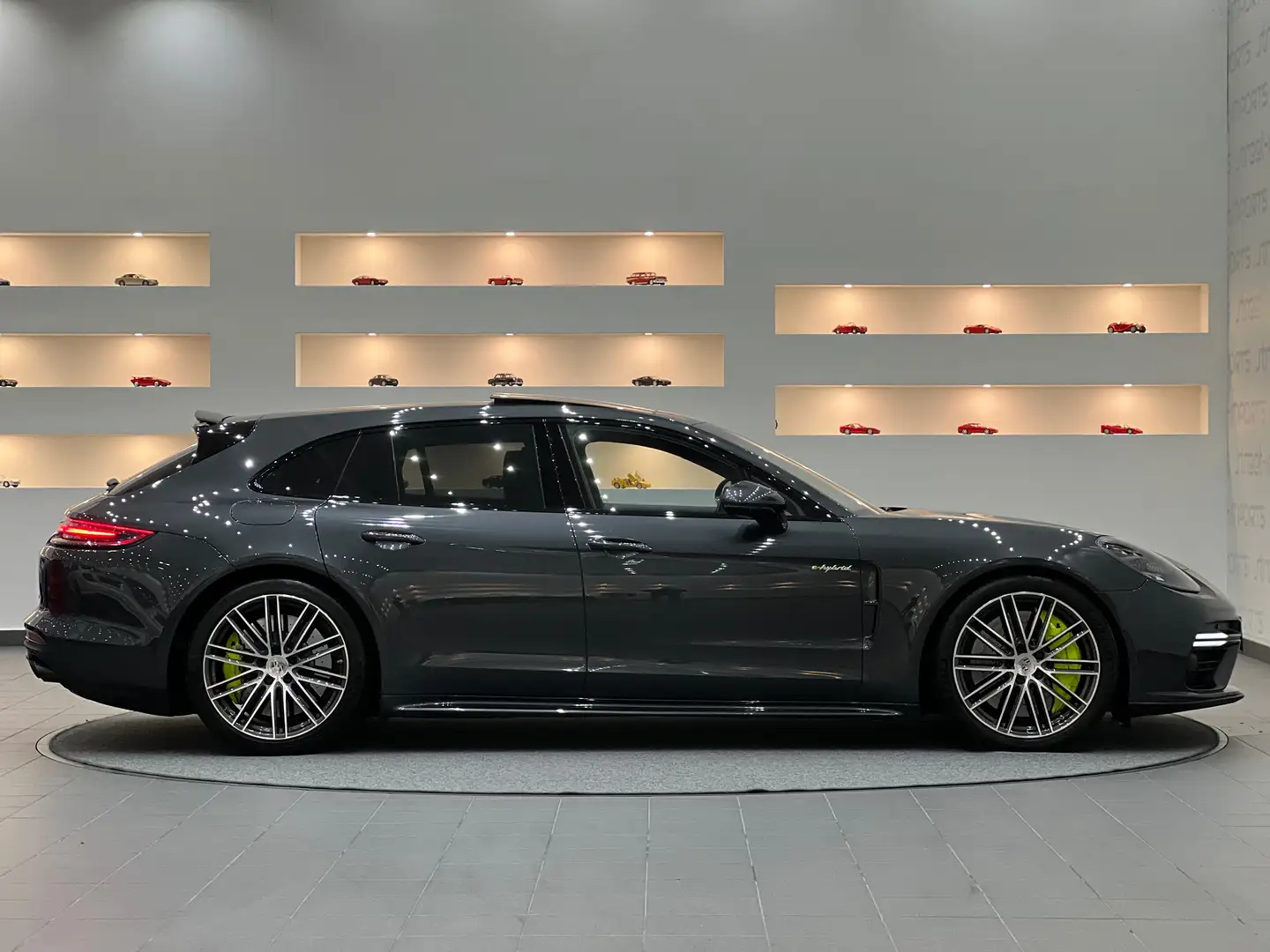 Porsche Panamera Turbo S E-Hybrid*Keramik*Matrix-LED*Ambiente*Voll* Grau - 1
