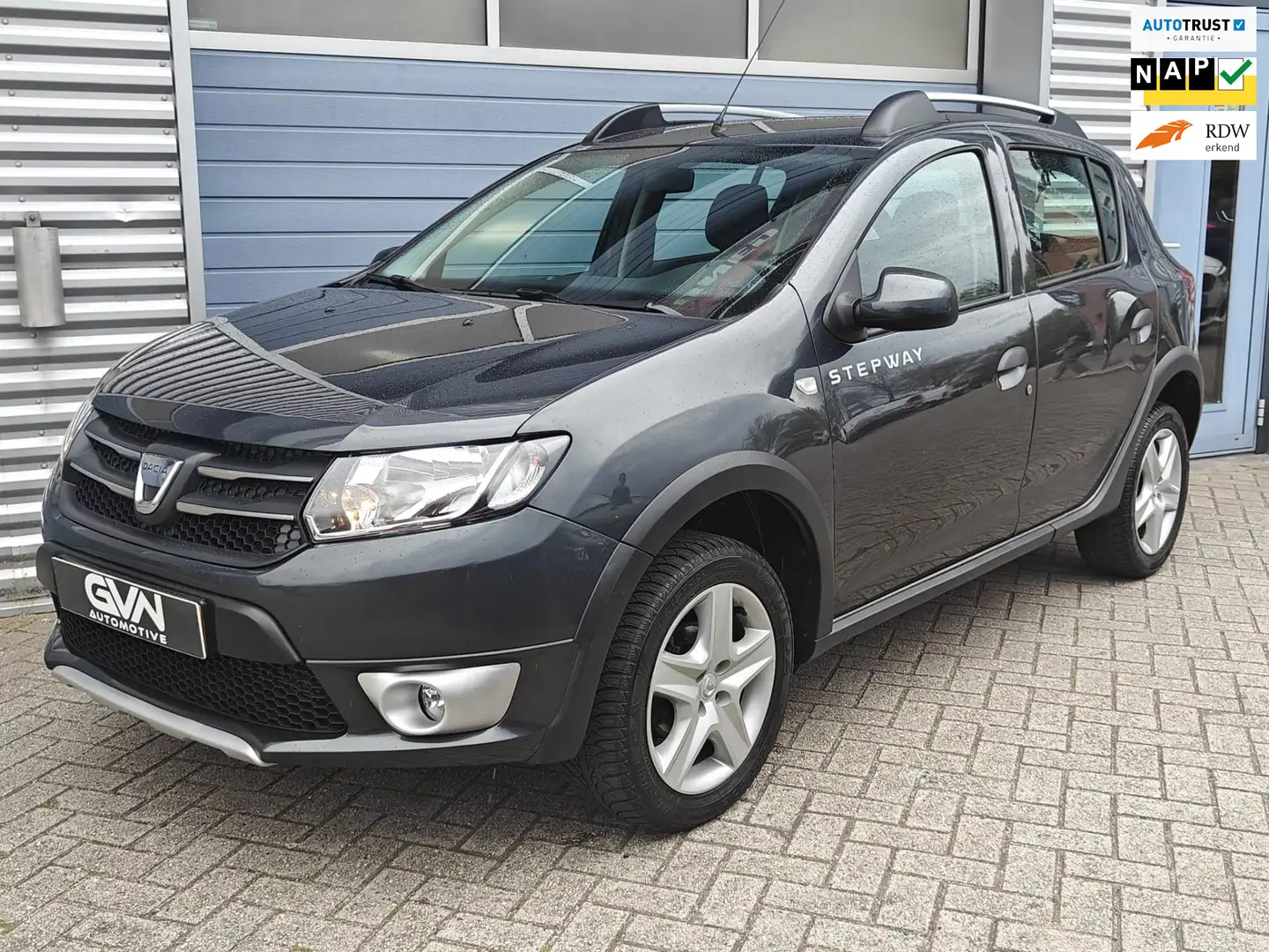 Dacia Sandero Stepway 0.9 TCe Laureate | Navi | Cruise | 71dkm | Gris - 1
