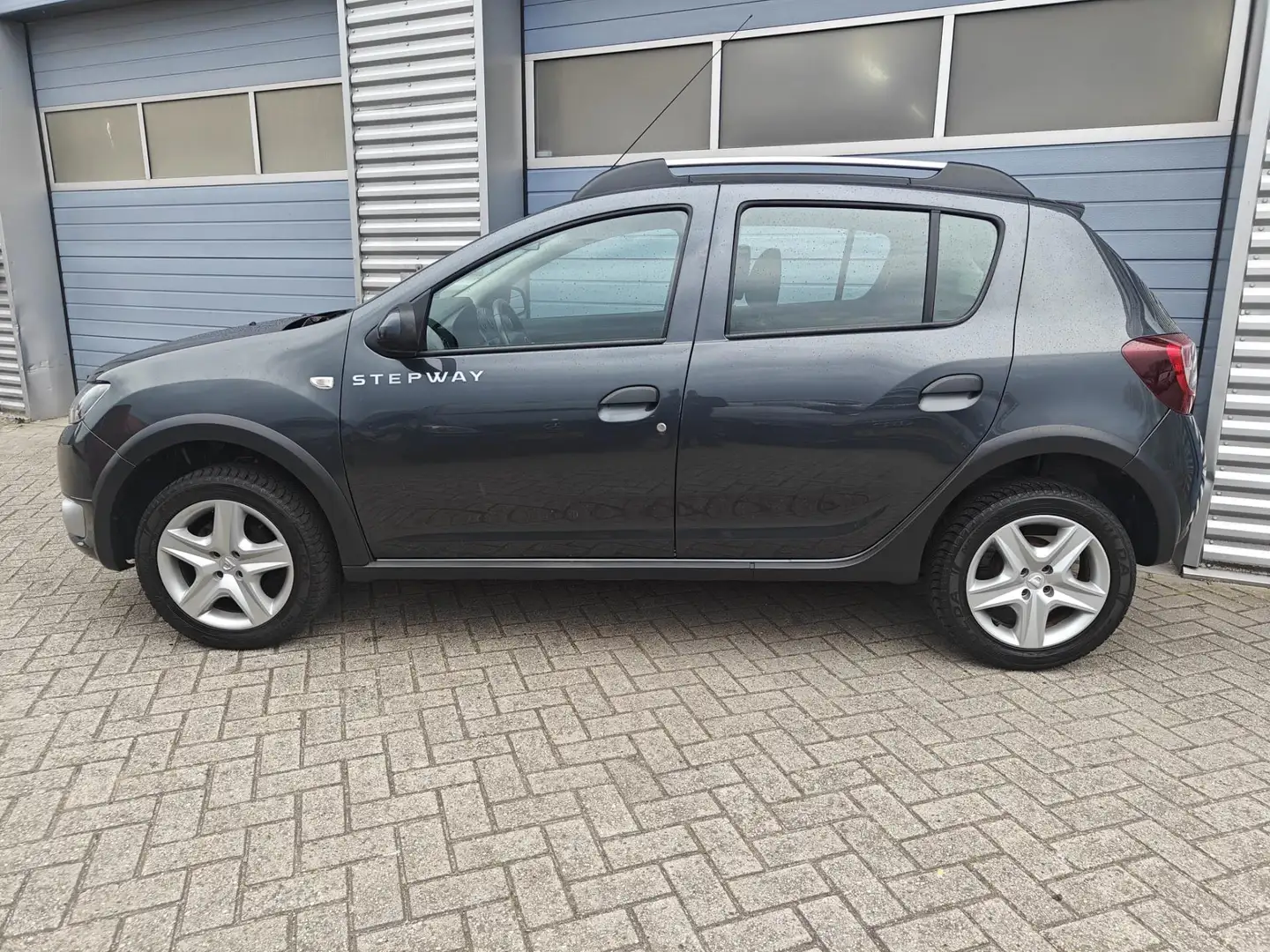 Dacia Sandero Stepway 0.9 TCe Laureate | Navi | Cruise | 71dkm | Gris - 2
