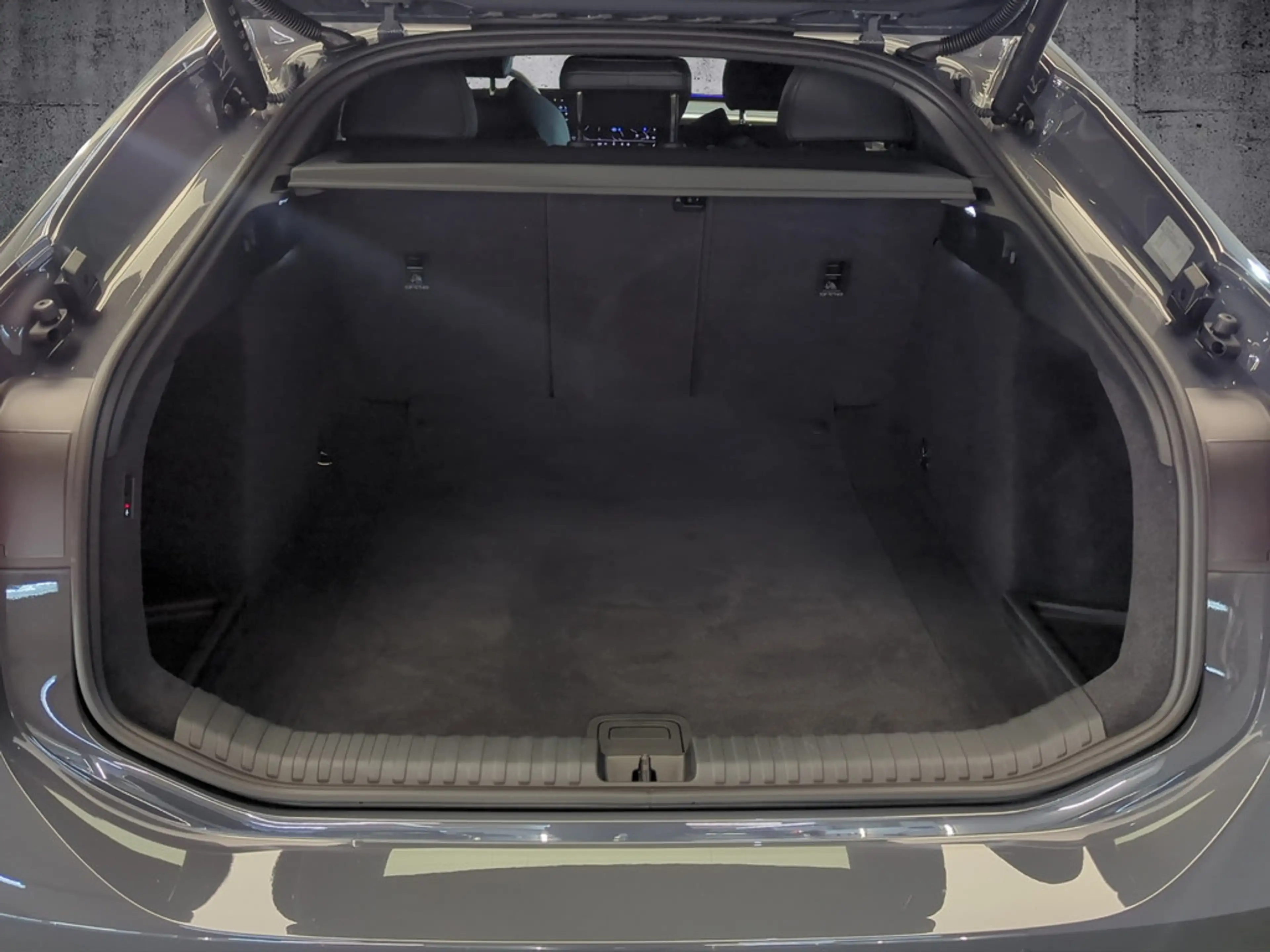 Audi A6 e-tron — photo 13