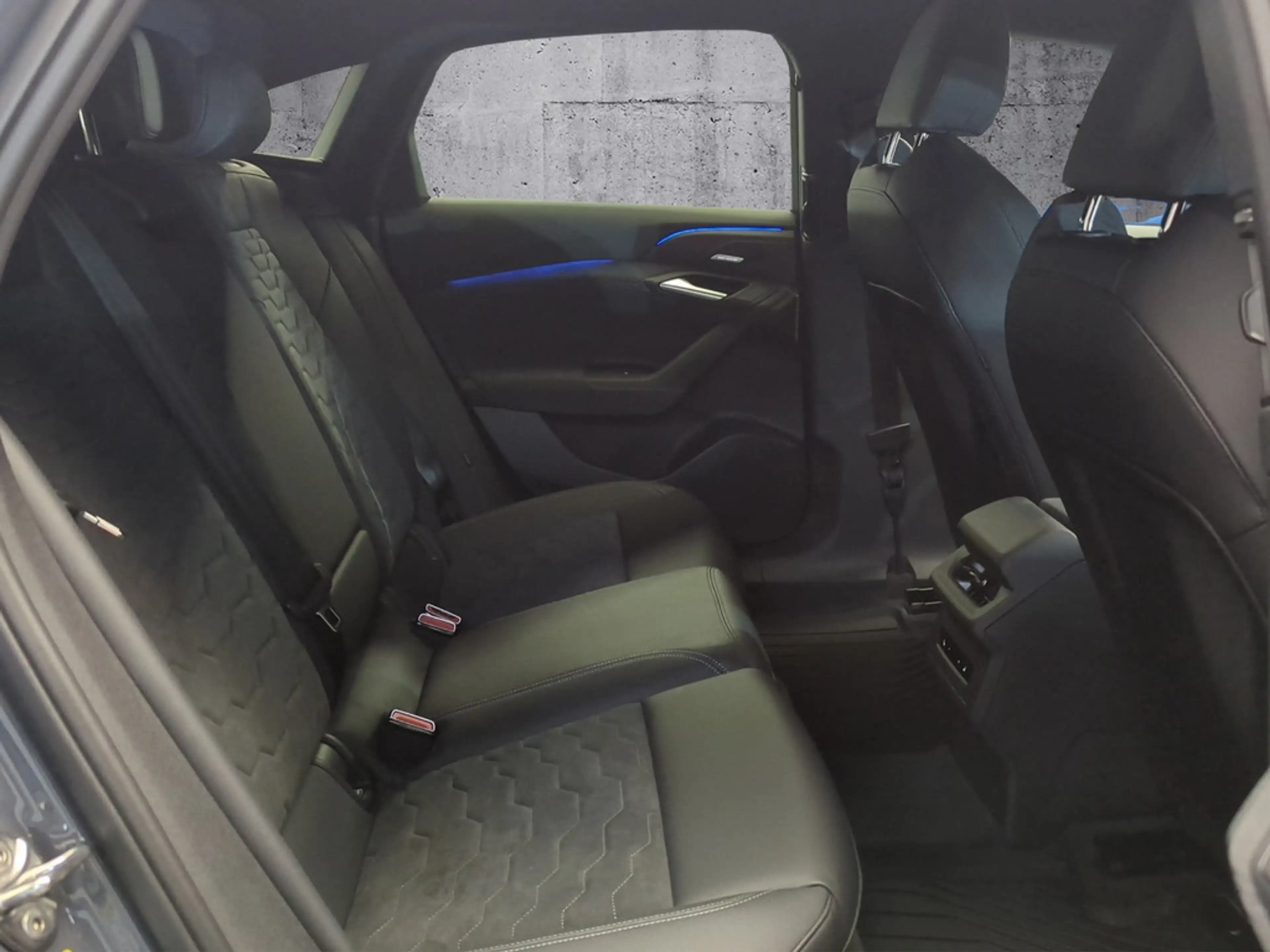 Audi A6 e-tron — photo 11