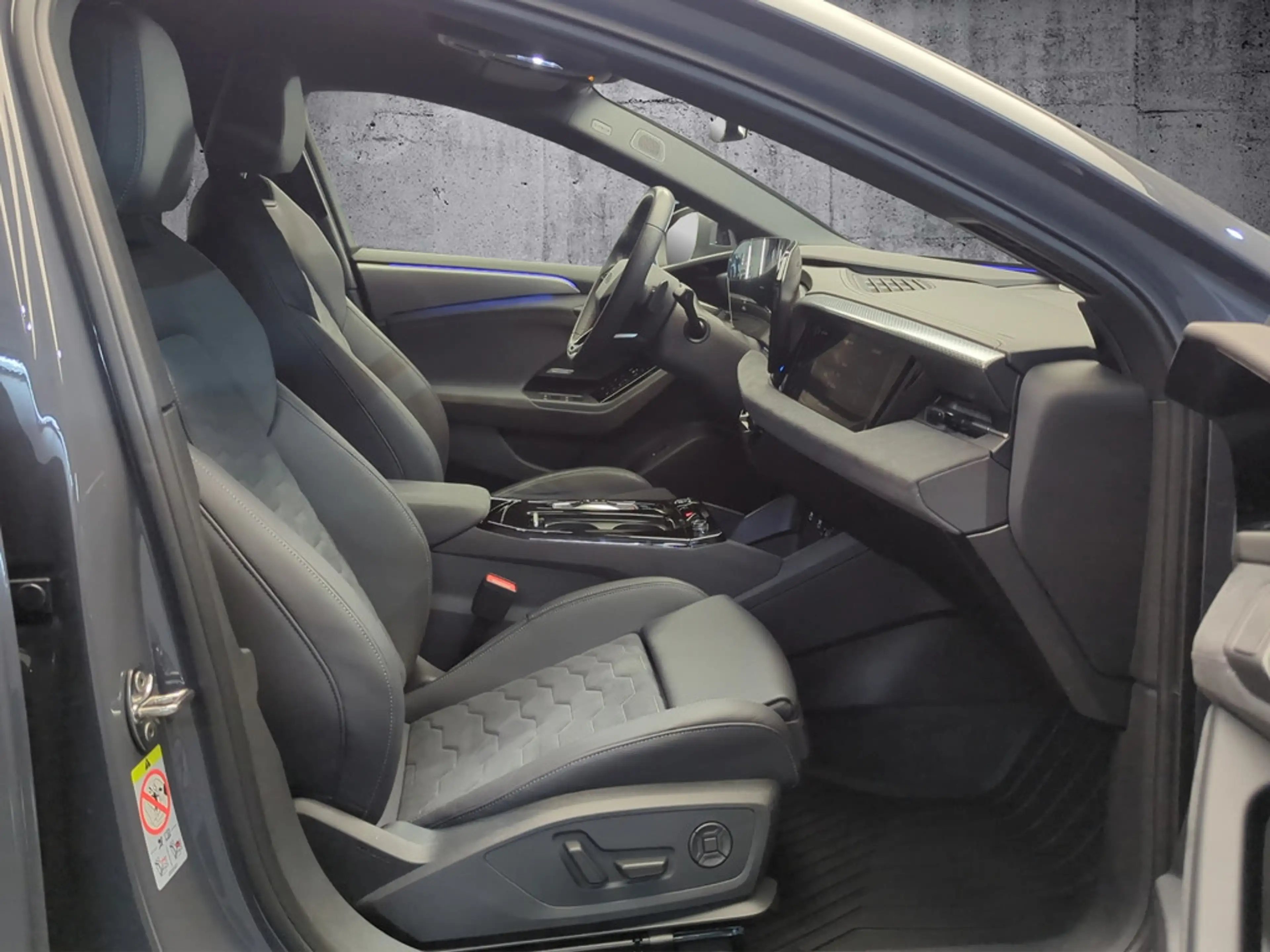 Audi A6 e-tron — photo 10
