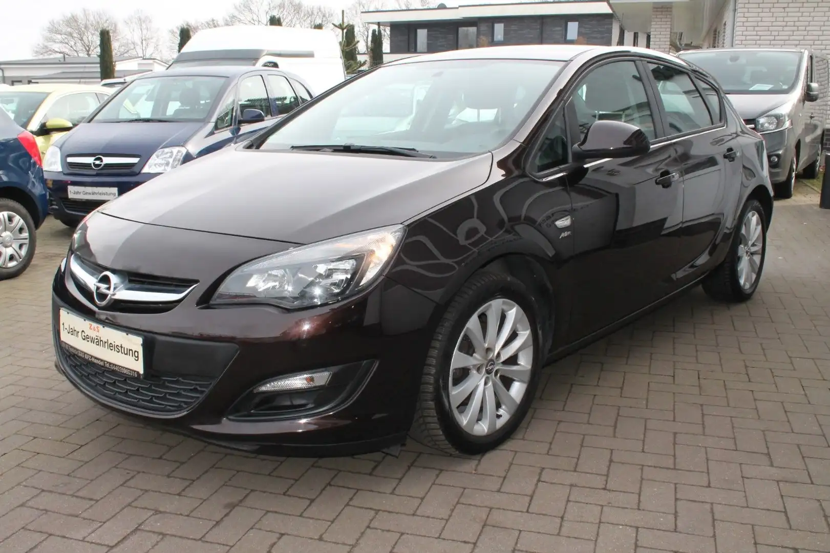 Opel Astra J Lim. 5-trg. Active *TÜV+Steuerkette NEU* Braun - 1