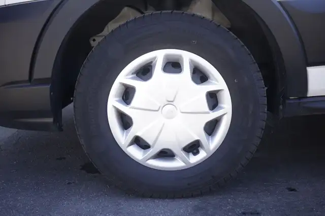 Ford Transit view 5