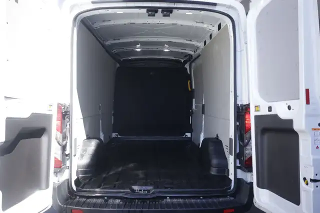 Ford Transit view 16