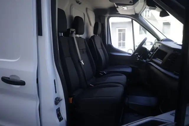 Ford Transit view 6