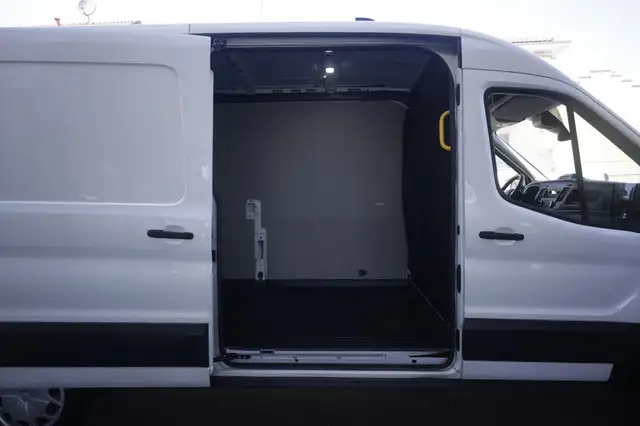 Ford Transit view 14