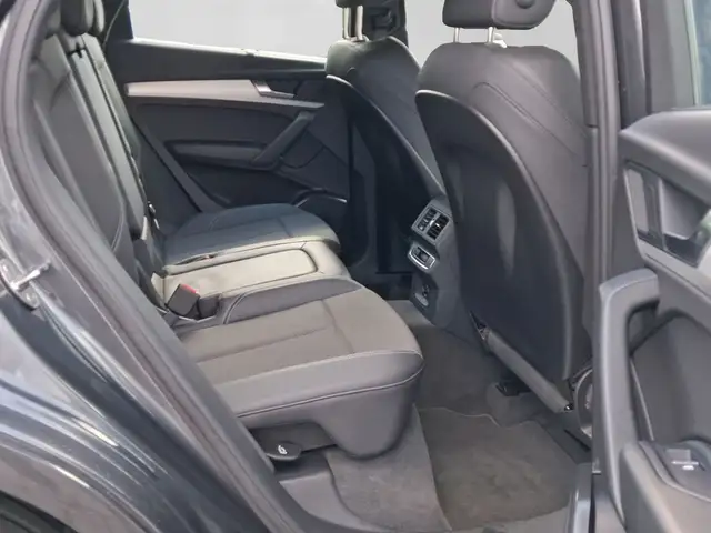 Audi Q5 view 6