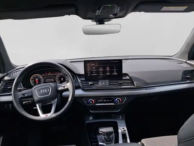 Audi Q5 view 5
