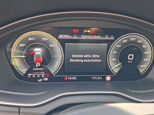 Audi Q5 view 10