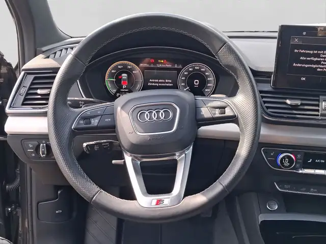 Audi Q5 view 9