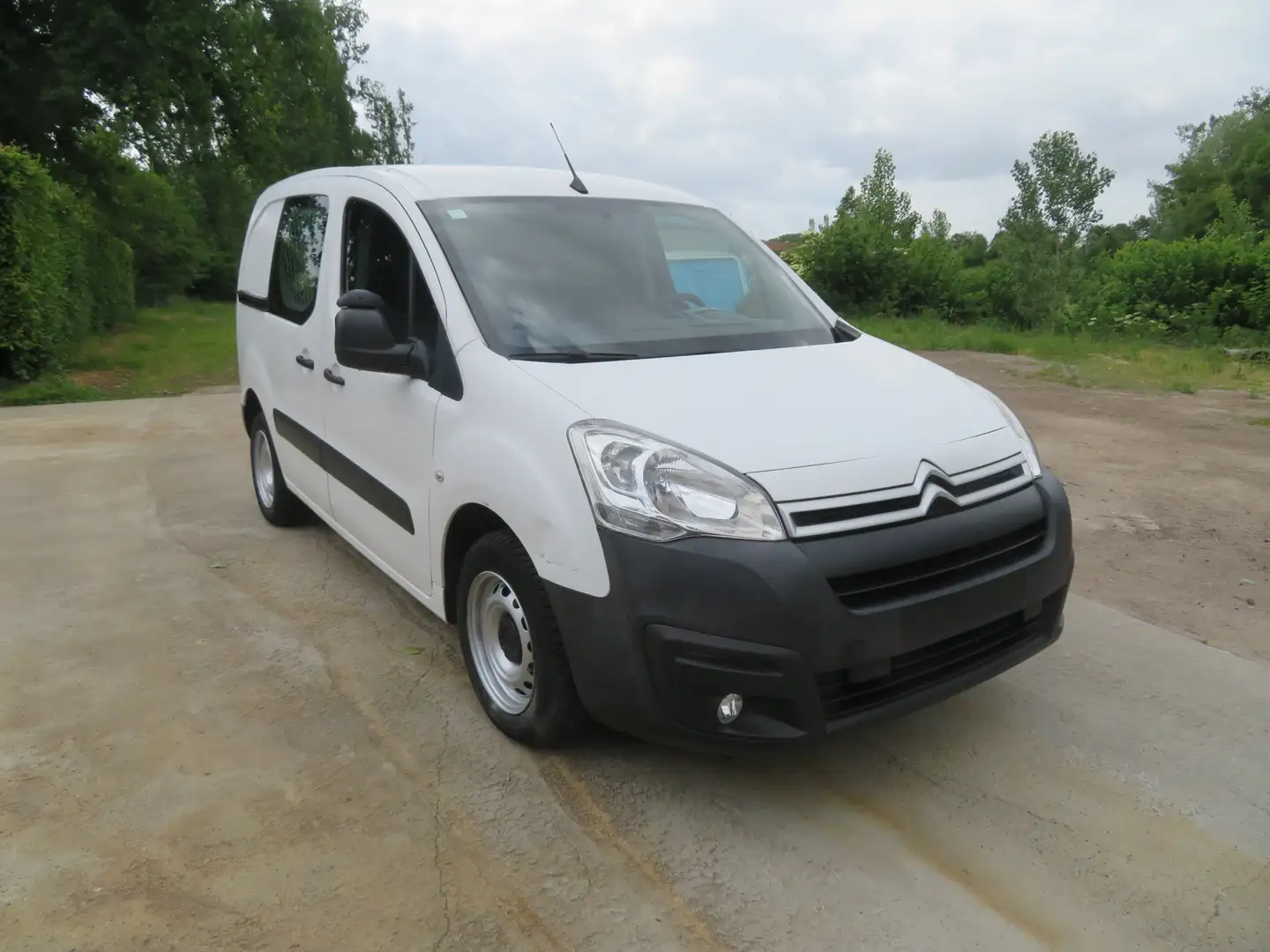 Citroen Berlingo 1.6 BlueHDi CLUB Wit - 1
