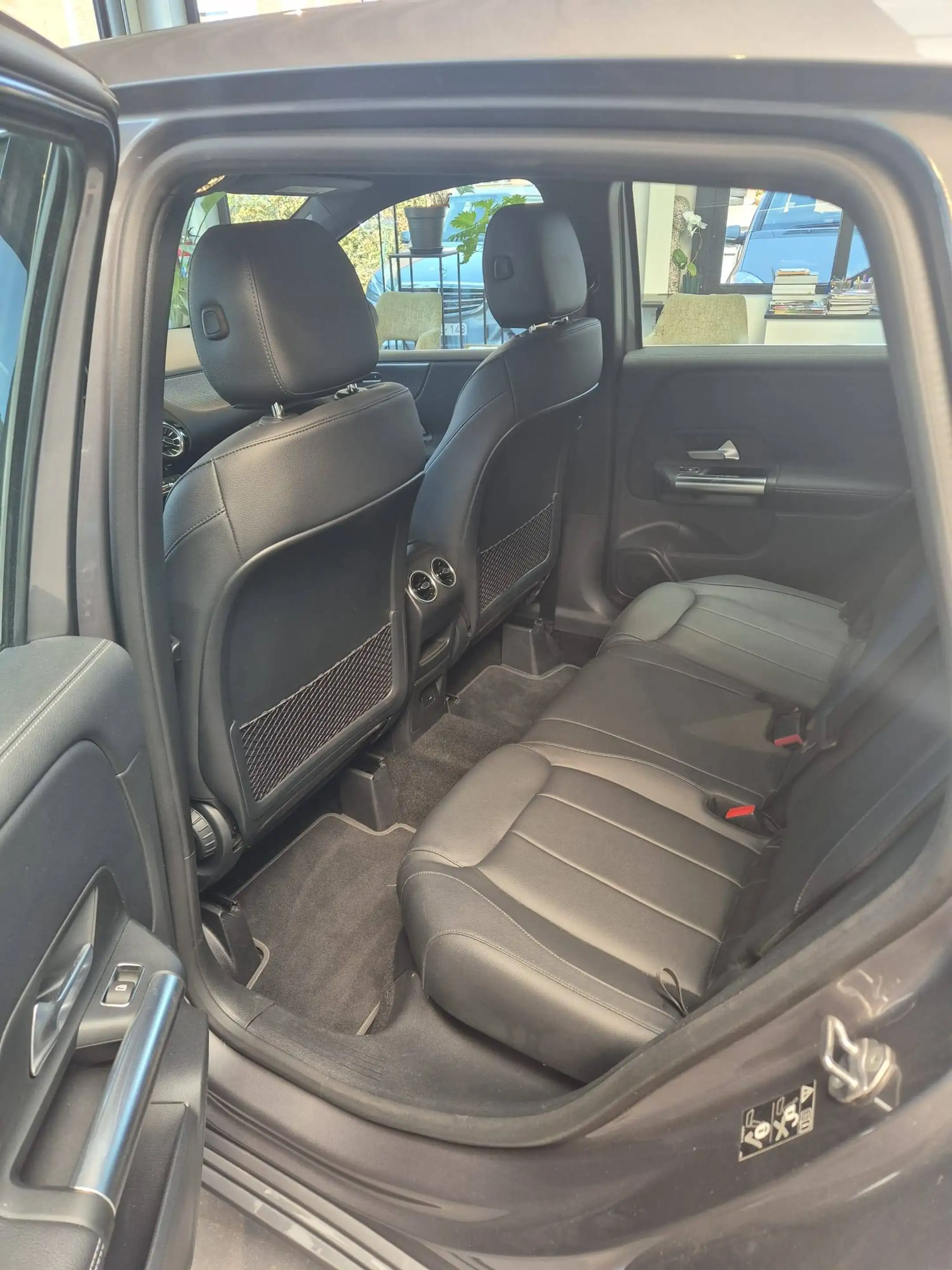 Mercedes-Benz B 250 B 250 e Urban-/Progressive-pakket — photo 9
