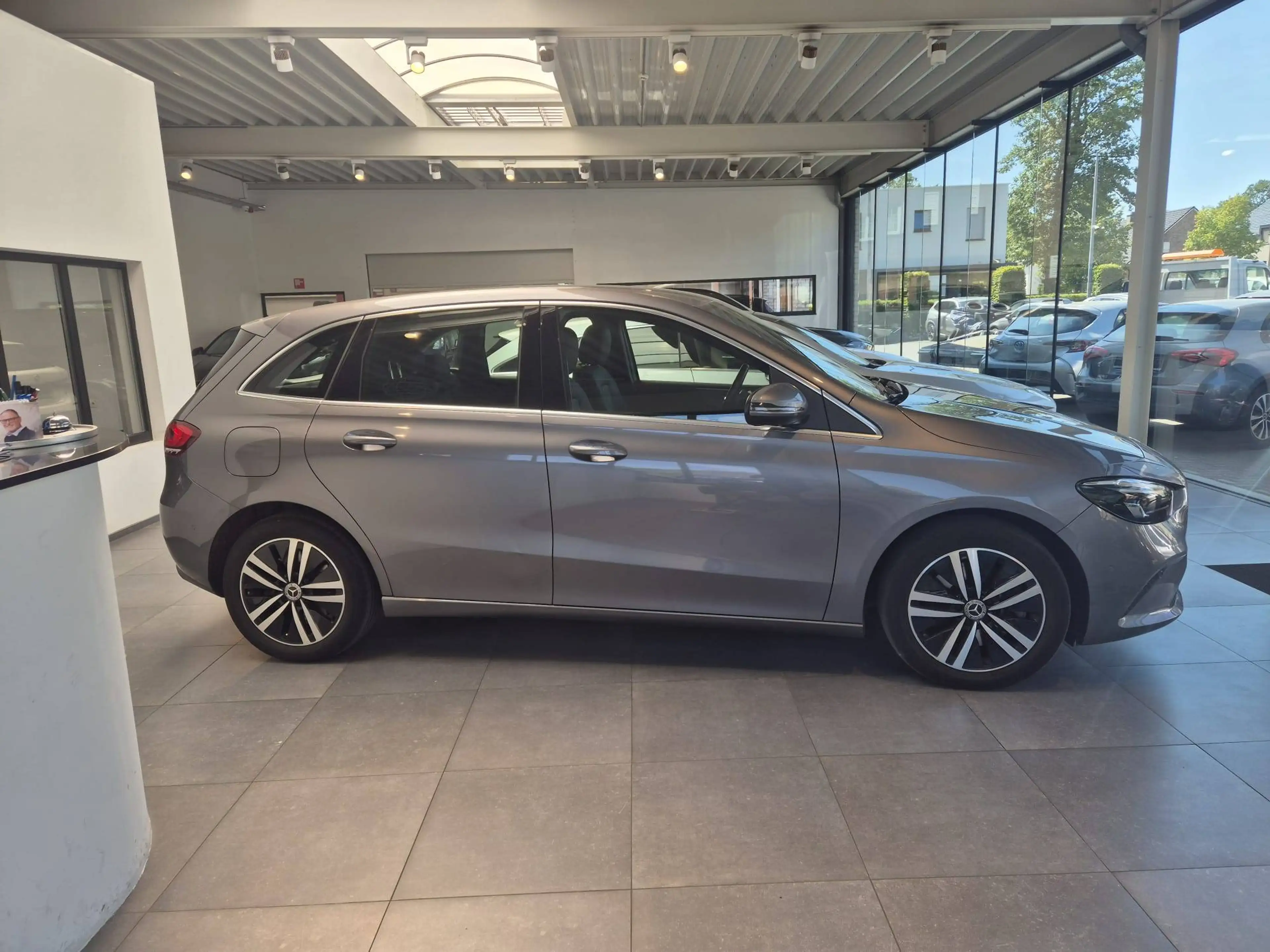 Mercedes-Benz B 250 B 250 e Urban-/Progressive-pakket — photo 2