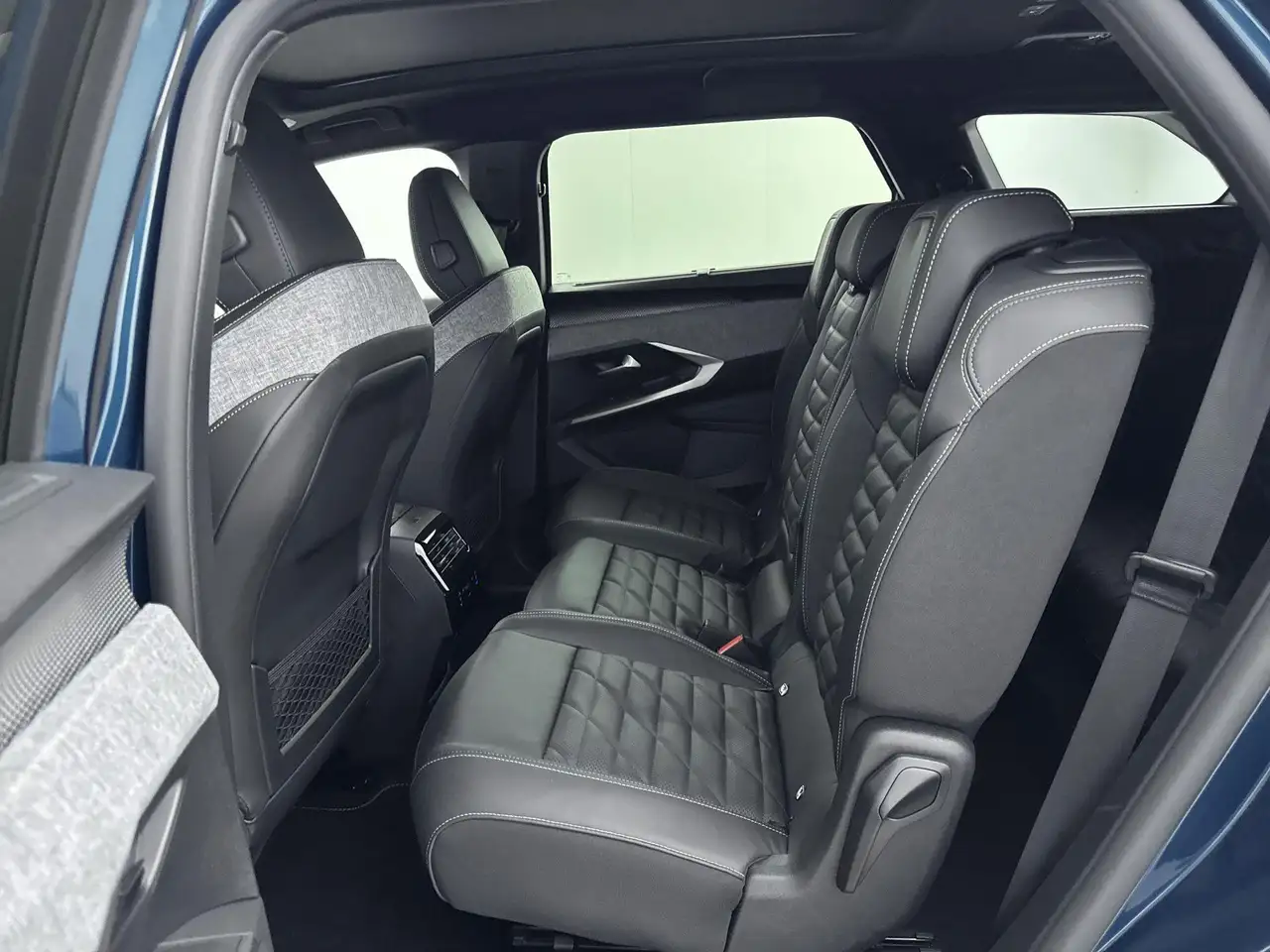 Peugeot 5008 2026 — фото 13