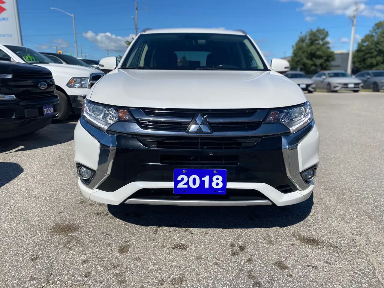 Mitsubishi Outlander photo Mitsubishi Outlander