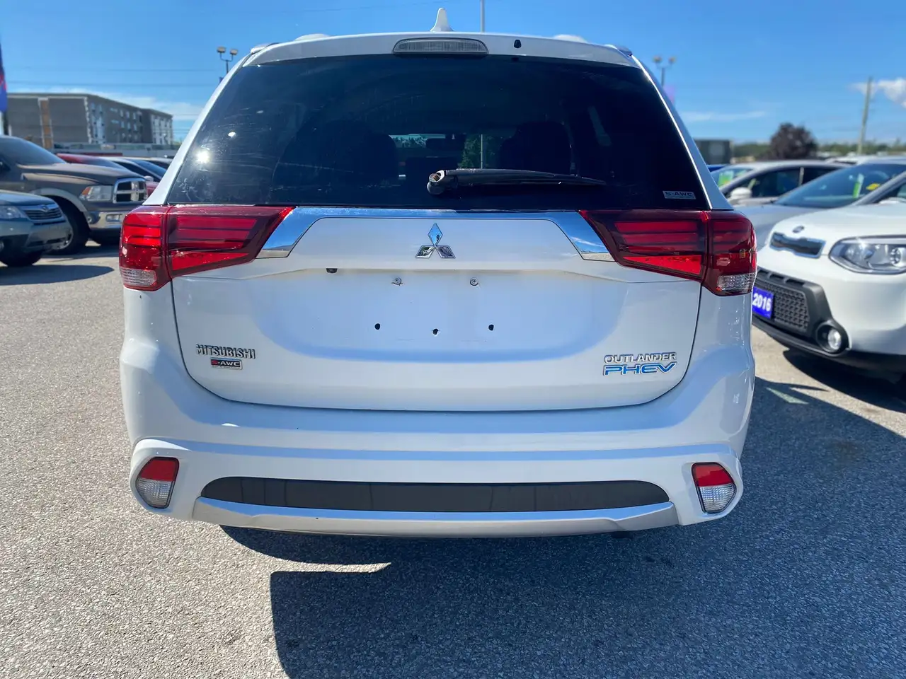 Mitsubishi Outlander photo Mitsubishi Outlander