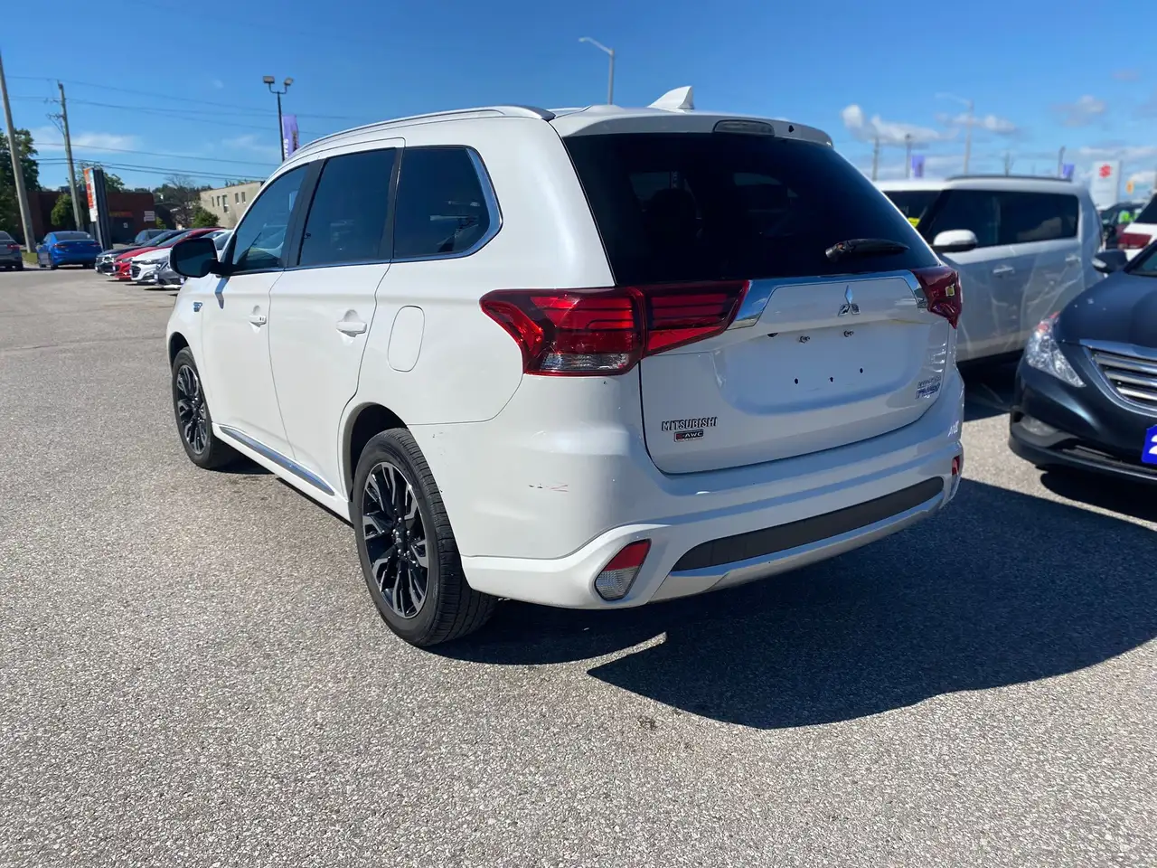 Mitsubishi Outlander photo Mitsubishi Outlander