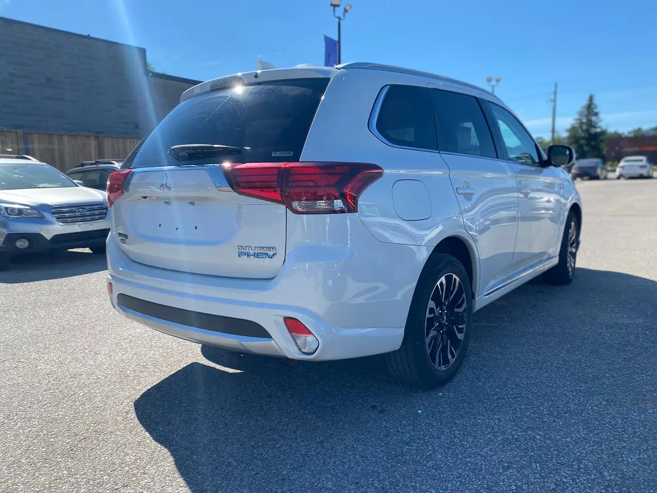 Mitsubishi Outlander photo Mitsubishi Outlander