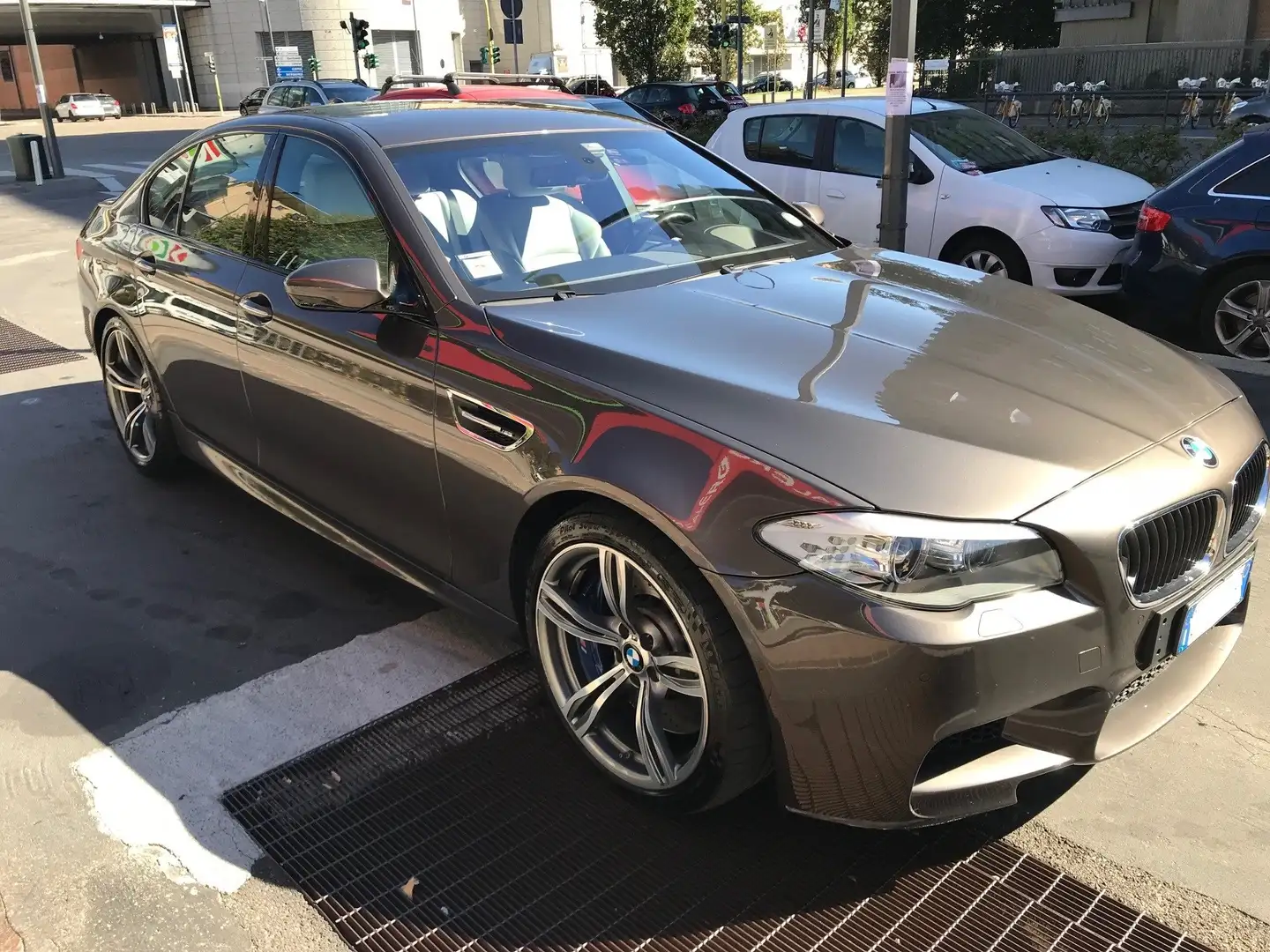 BMW M5 M5 F10 Berlina 4.4 V8 auto Braun - 1