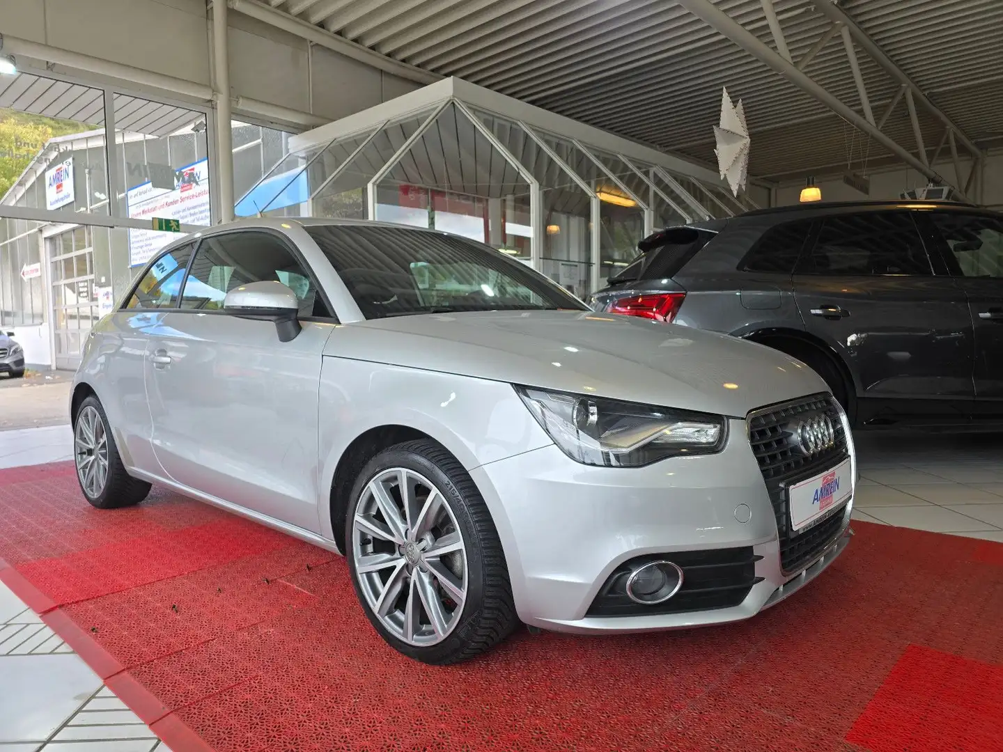 Audi A1 1.4 TFSI S Tronic Ambition+SPORTSITZE+ Argent - 1