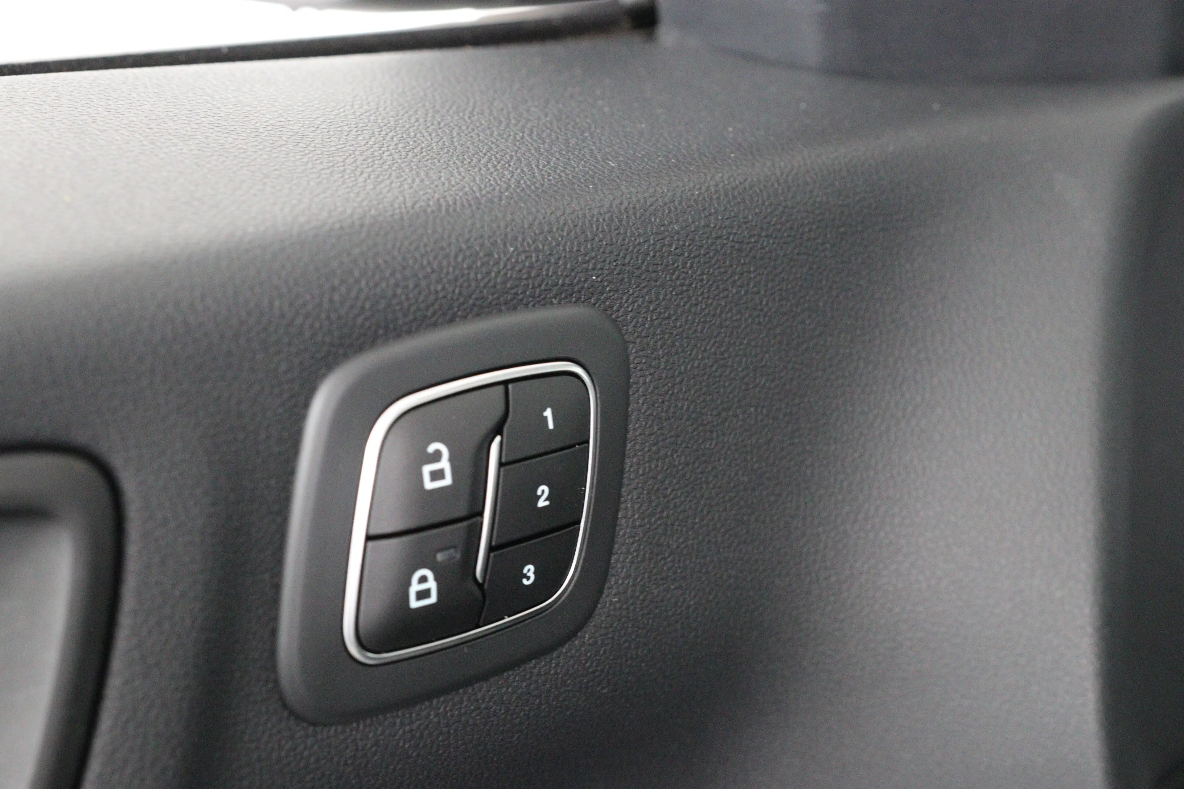 Ford Kuga 2.5 PHEV Vignale | Audio installatie premium | Cru — photo 7