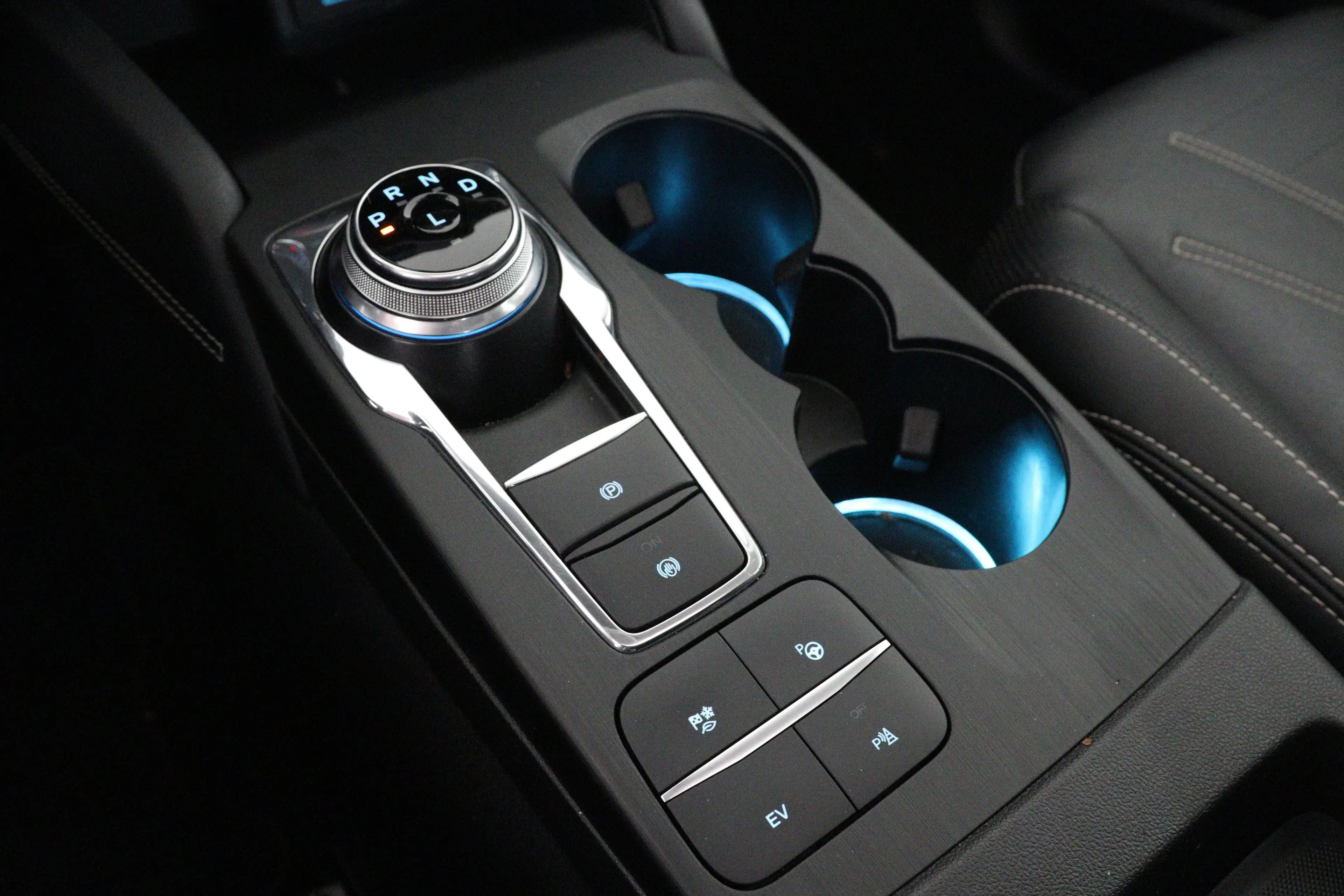 Ford Kuga 2.5 PHEV Vignale | Audio installatie premium | Cru — photo 38