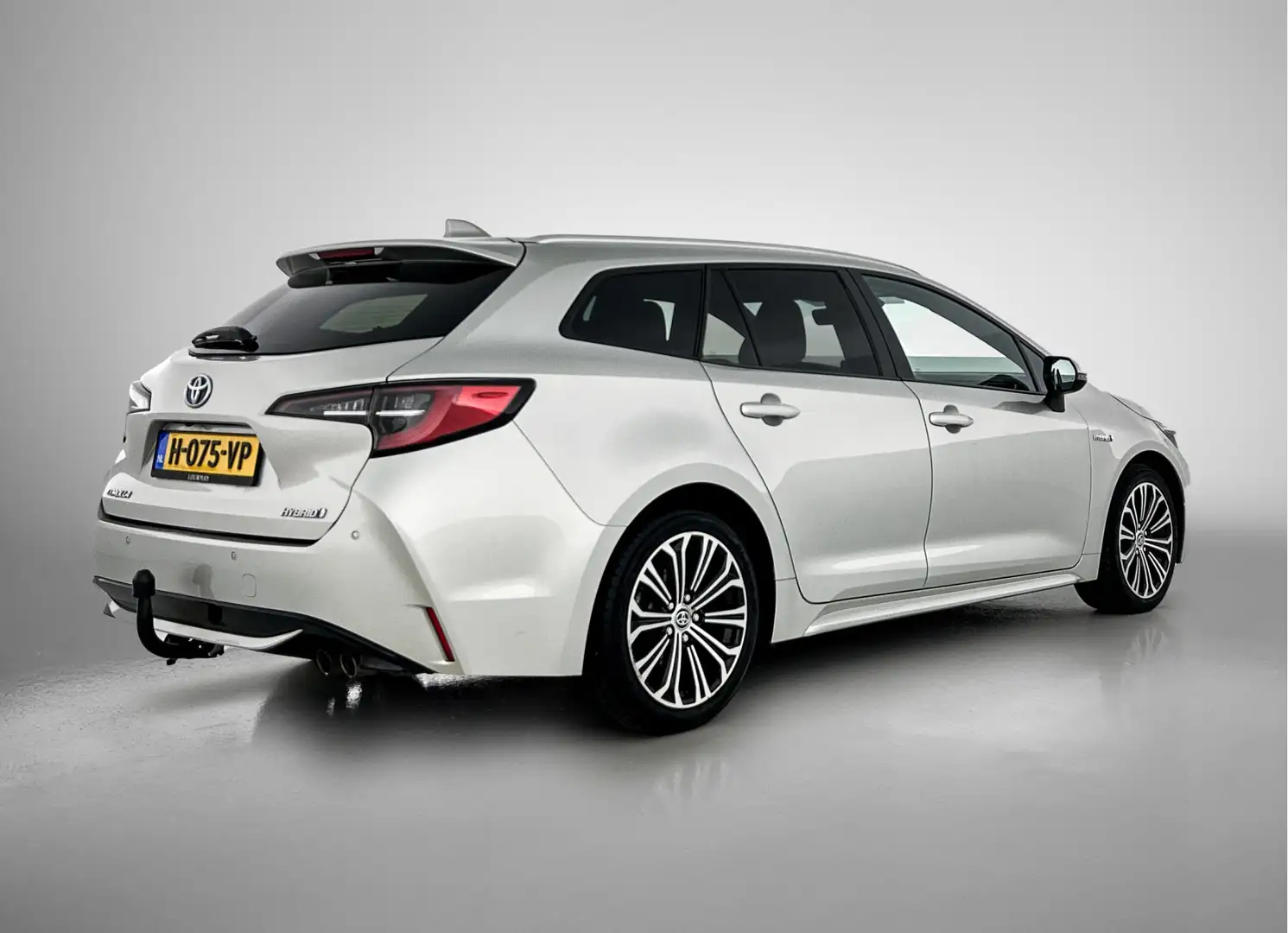 Toyota Corolla Touring Sports 2.0 Hybrid Business Plus | 184 pk | Grijs - 2