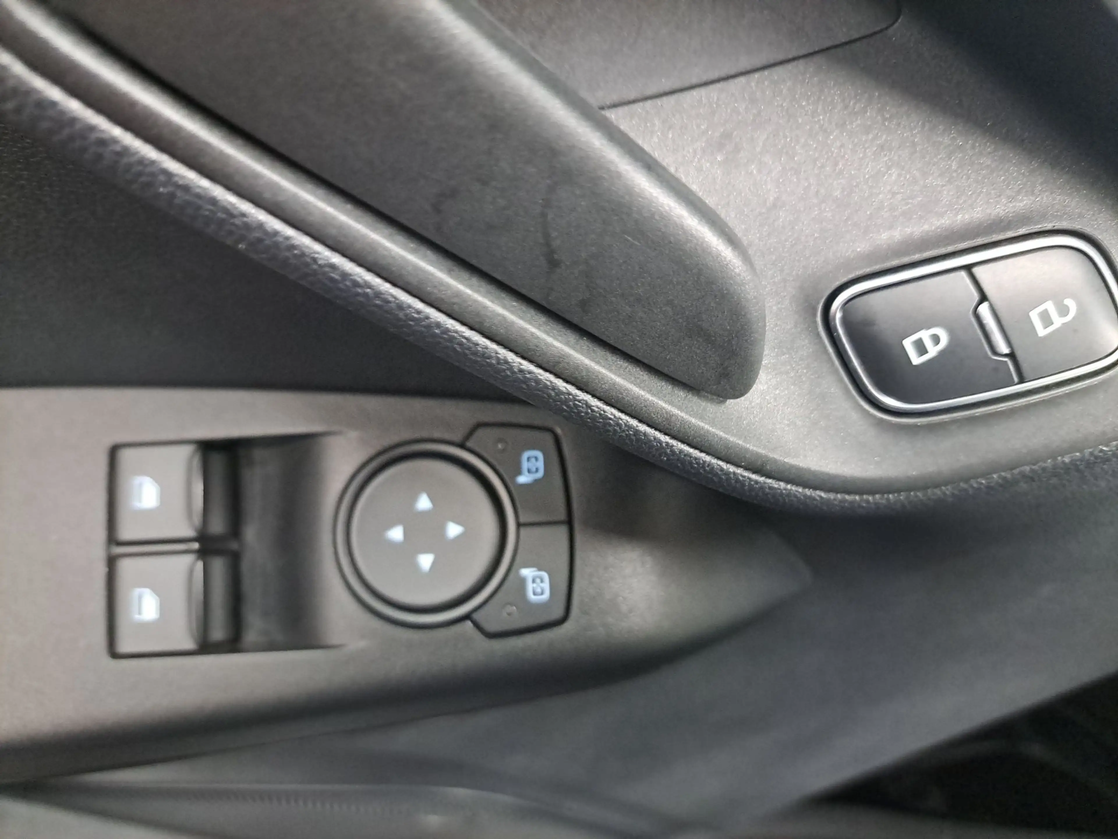 Ford Fiesta Cool & Connect NAVI LED RFK Temp. — photo 9
